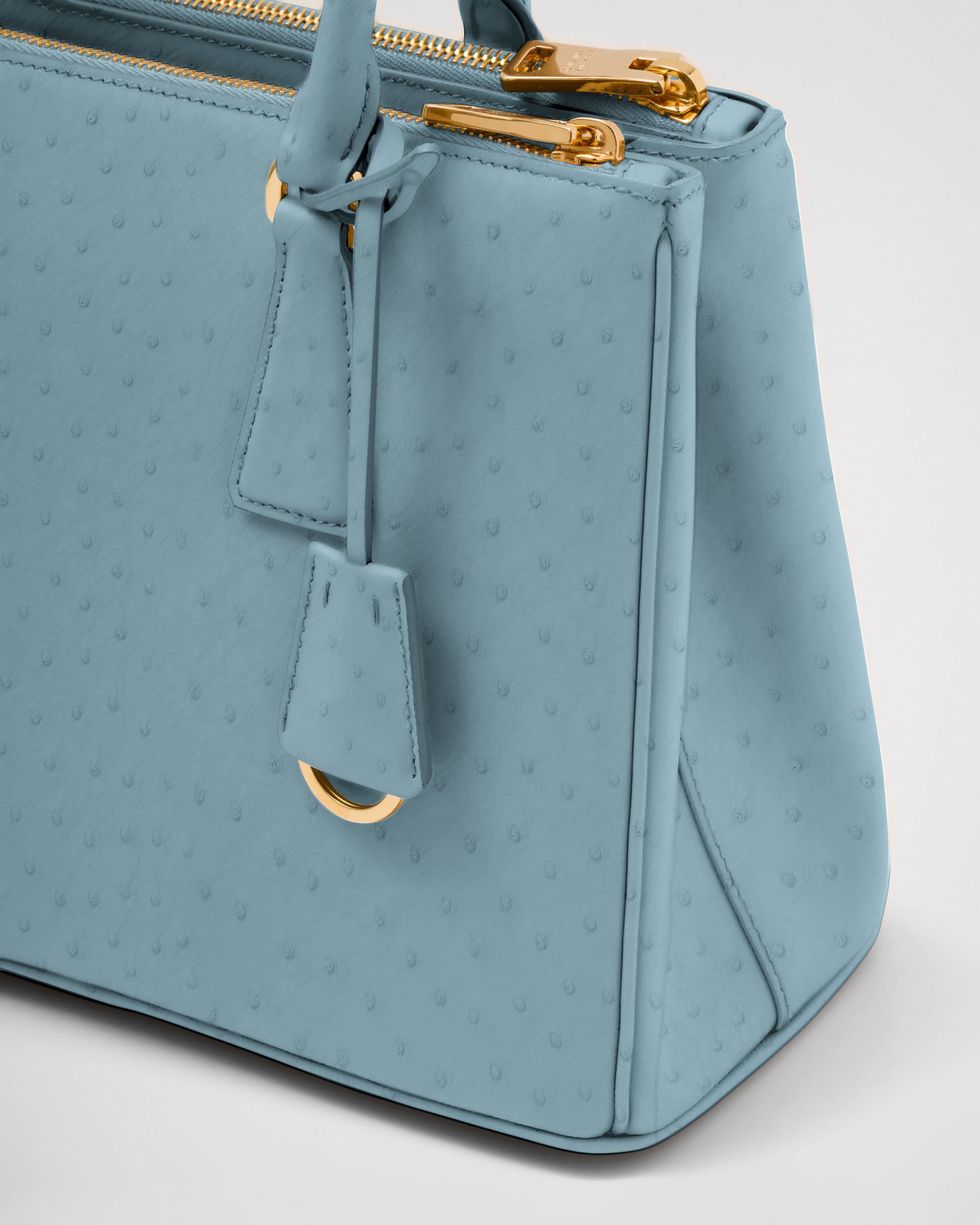 ライトブルー プラダ ガレリア オーストリッチ ミディアムバッグ | PRADA