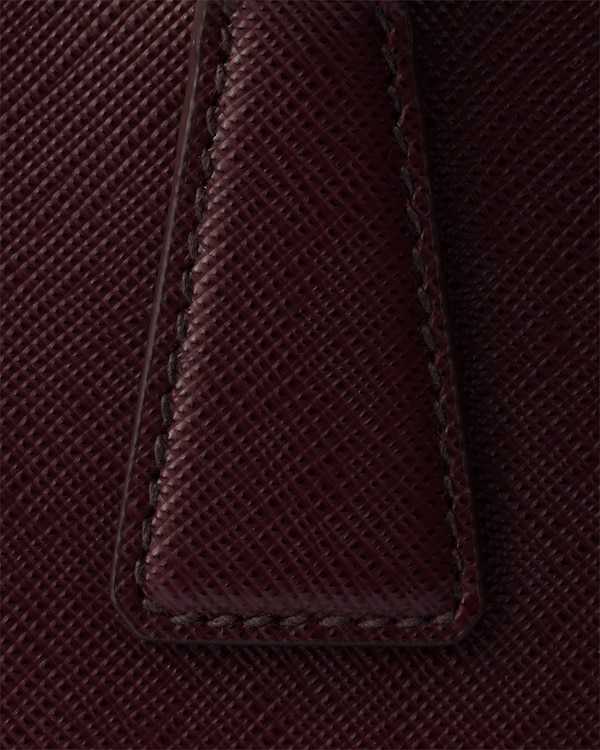 حقيبة برادا غاليريا متوسطة من جلد سافيانو حقيبة برادا غاليريا متوسطة من جلد سافيانو