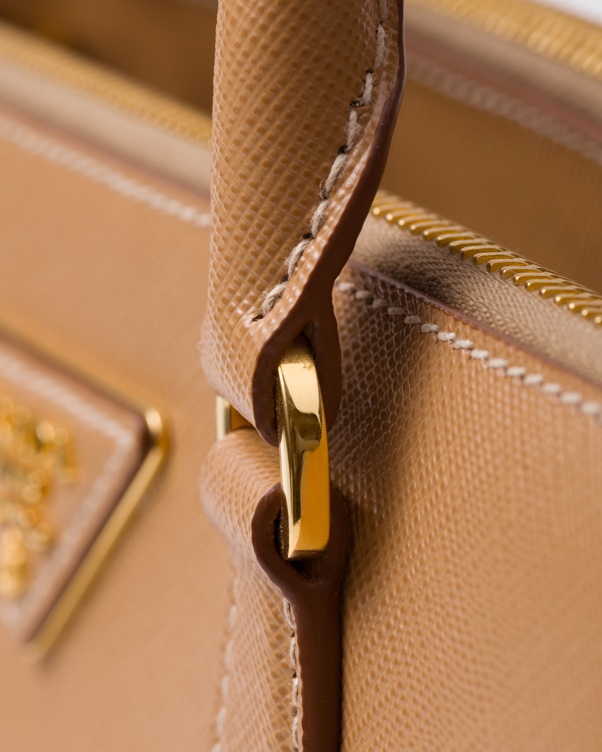 PRA GALLERIA 28 BAG IN WHITE SAFFIANO LEATHER