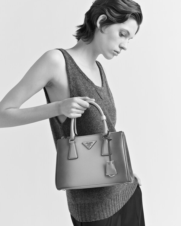 Kleine Prada Galleria Tasche aus Saffiano-Leder mit Farbverlauf Kleine Prada Galleria Tasche aus Saffiano-Leder mit Farbverlauf