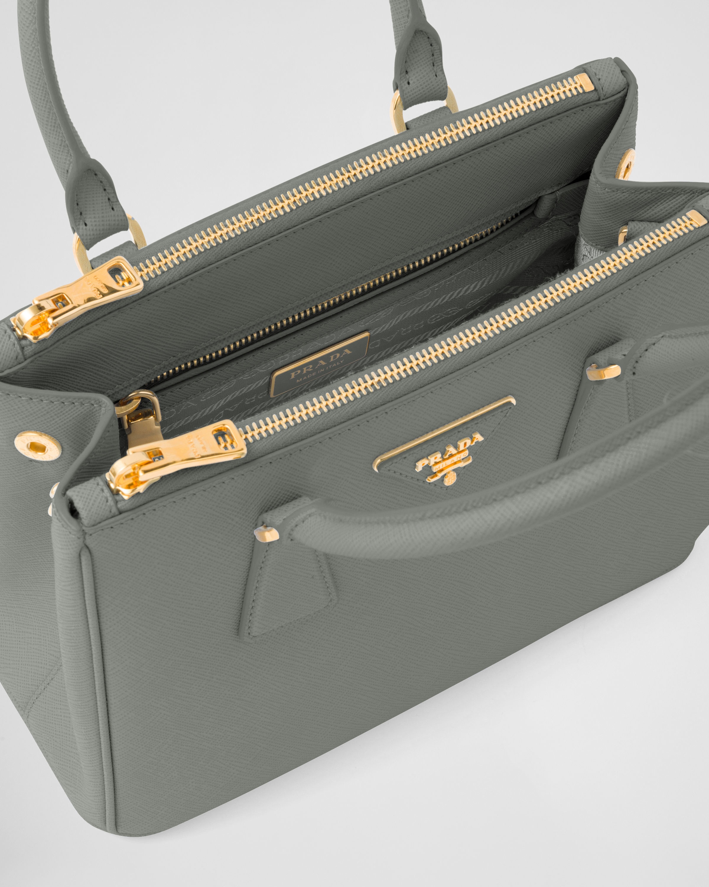 グレー プラダ ガレリア サフィアーノレザー スモールバッグ | PRADA
