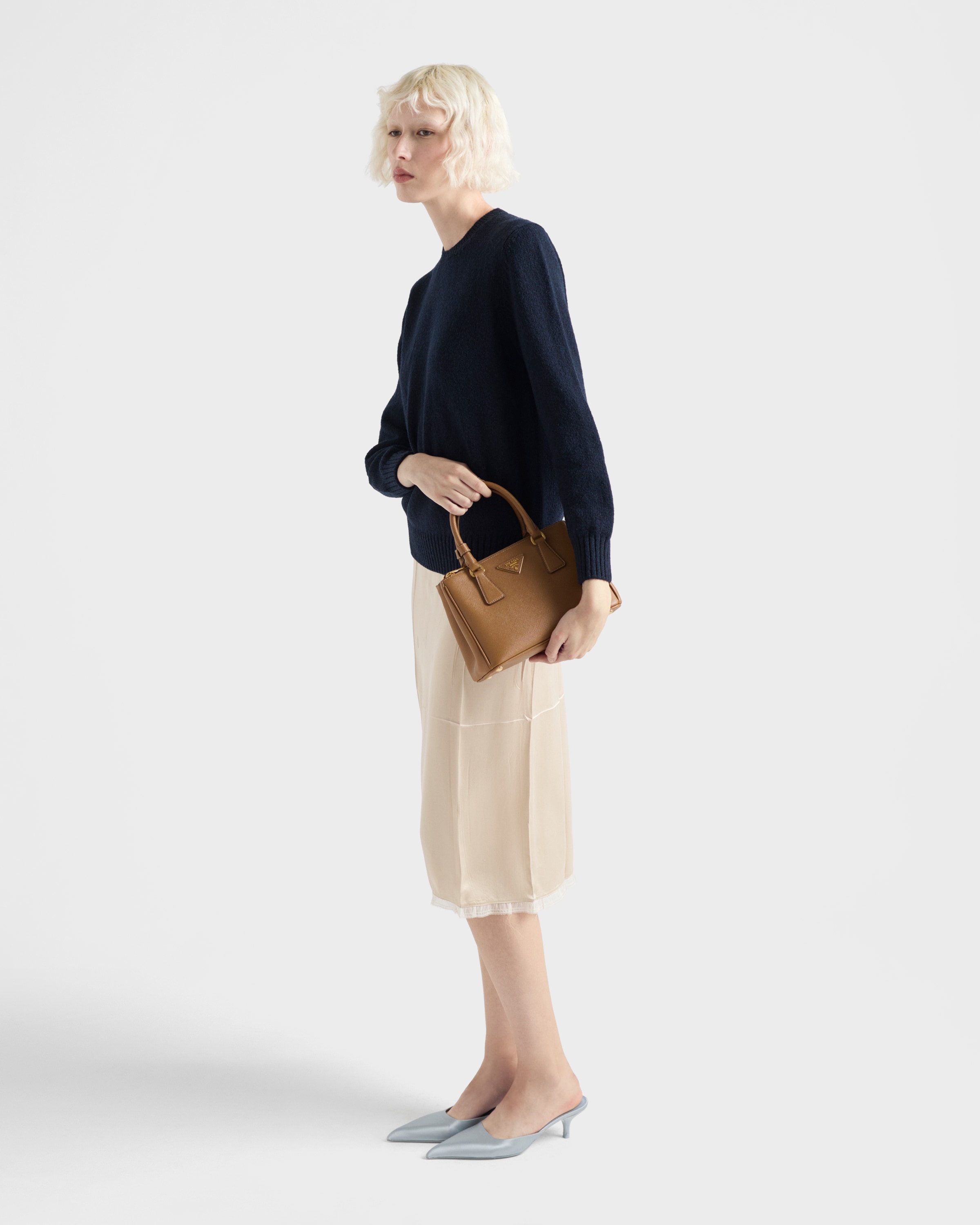 PRADA - プラダ PRADA レザー ハンド バッグ 鞄 黒 ブラック ●241008 PRADA - PRADA レザーショルダーバッグ オールドプラダの通販 by