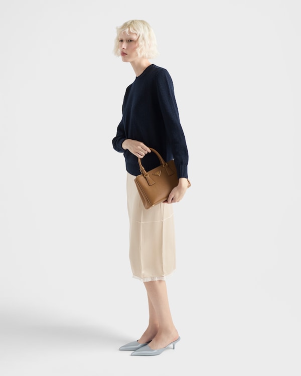 حقيبة Prada Galleria صغيرة الحجم من جلد سافيانو حقيبة Prada Galleria صغيرة الحجم من جلد سافيانو