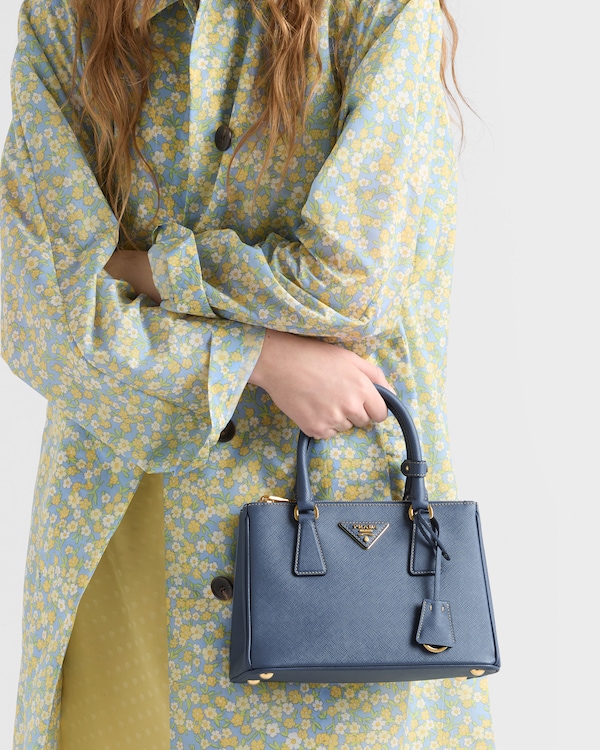 Bolsa Prada Galleria pequena couro Saffiano - Azul Aviação Bolsa Prada Galleria pequena couro Saffiano - Azul Aviação