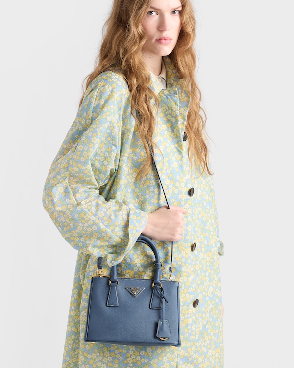 Bolsa Prada Galleria pequena couro Saffiano - Azul Aviação Bolsa Prada Galleria pequena couro Saffiano - Azul Aviação