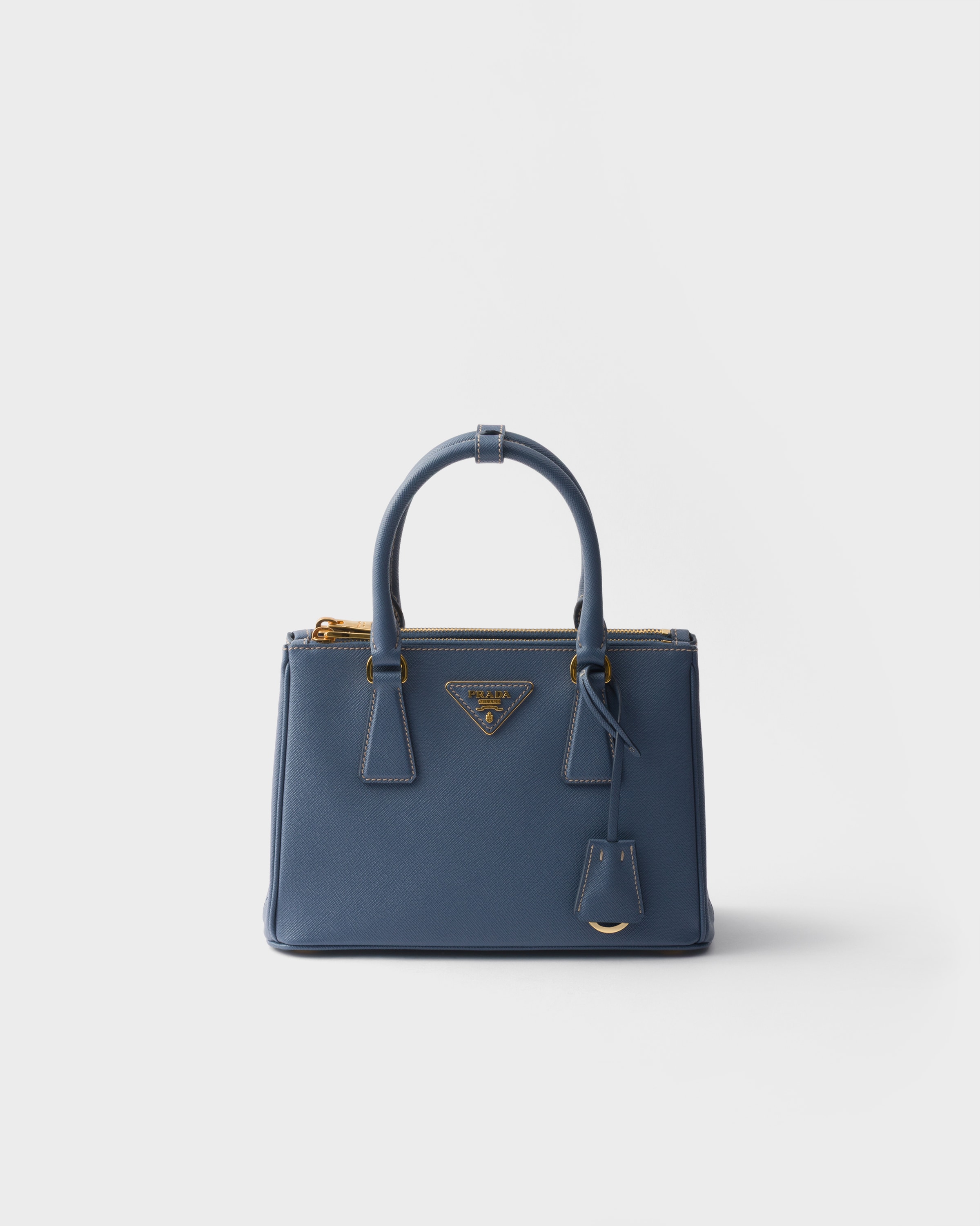 青バッグ人気ブランドおすすめ|PRADA(プラダ)