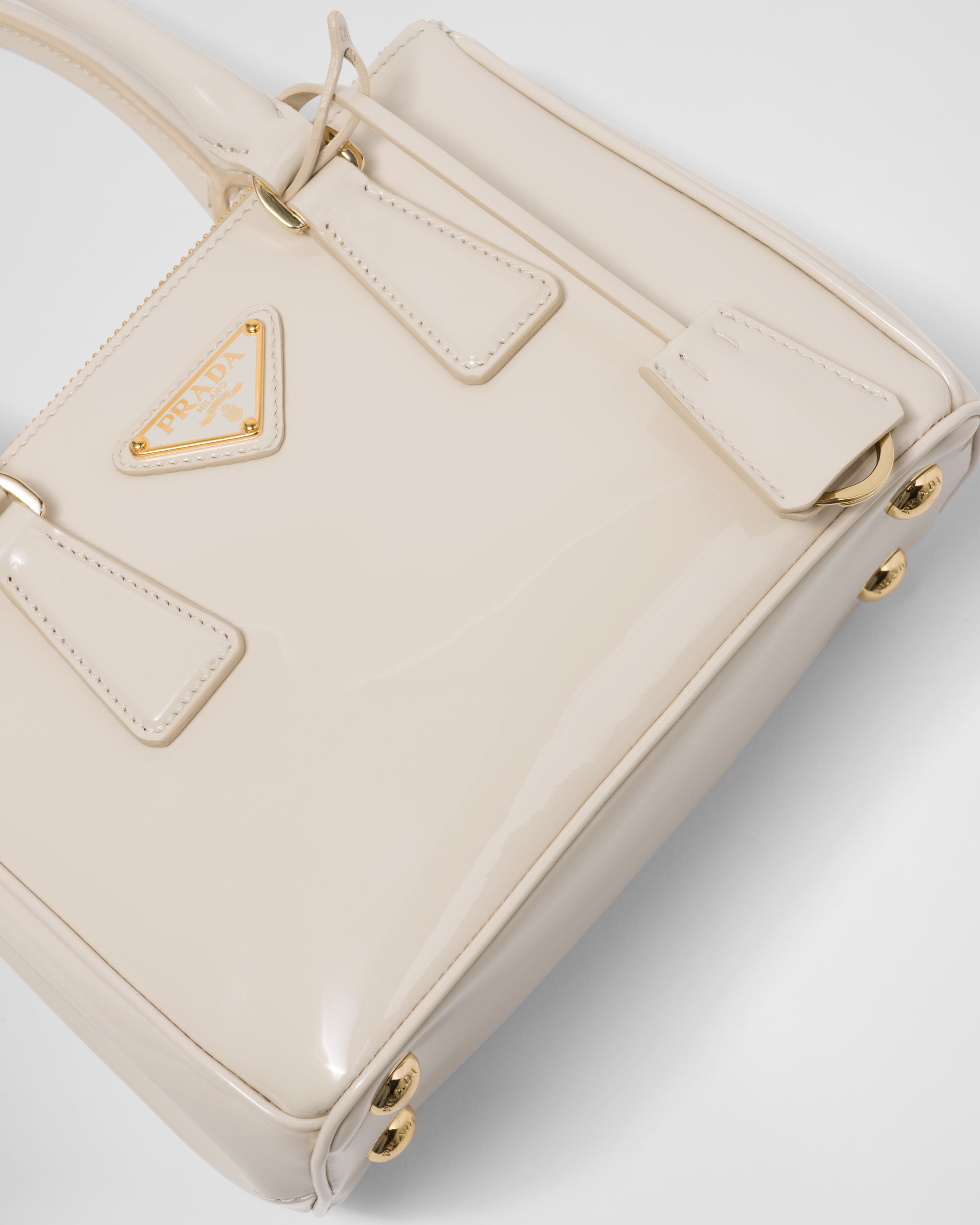 アイボリー プラダ ガレリア パテントレザー ミニバッグ | PRADA