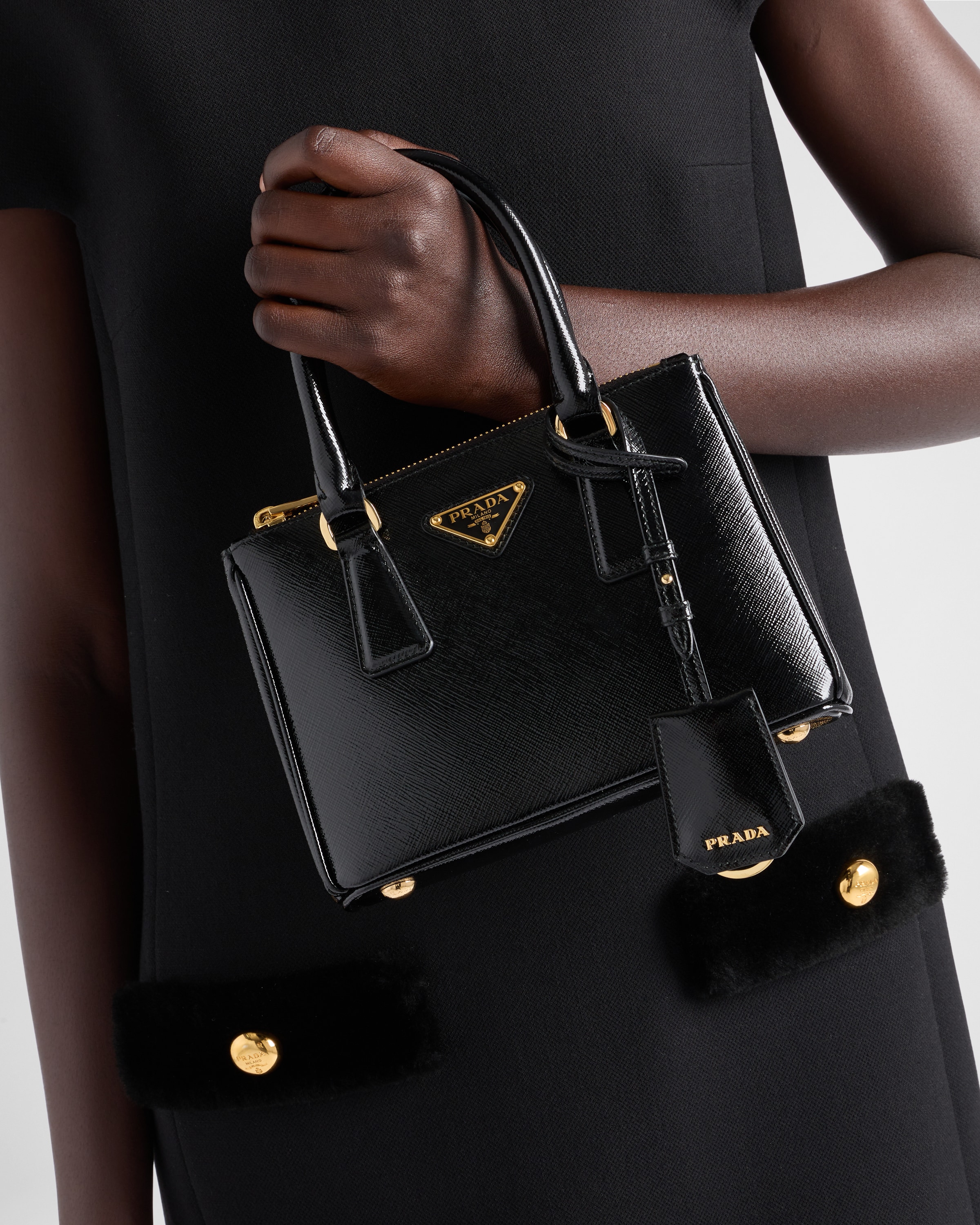 PRADA 上品 お洒落 Galleriaパテント Saffiano ミニバッグ Black Prada Galleria Patent Saffiano Mini-bag | PRADA