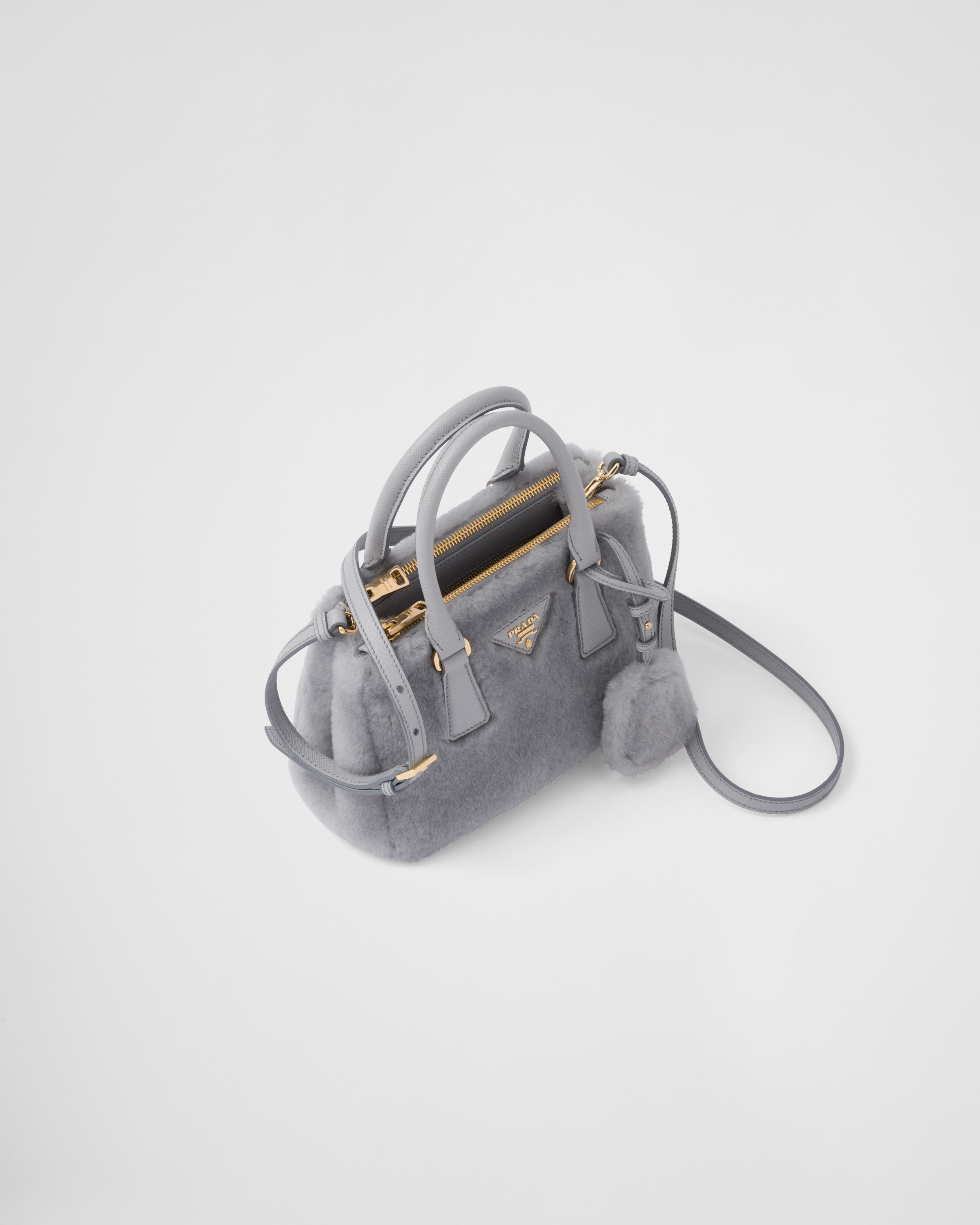 プラダ PRADA ショルダーバッグ コーンフラワーブルーシアリング