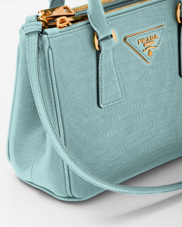 حقيبة Prada Galleria صغيرة من جلد السحلية حقيبة Prada Galleria صغيرة من جلد السحلية