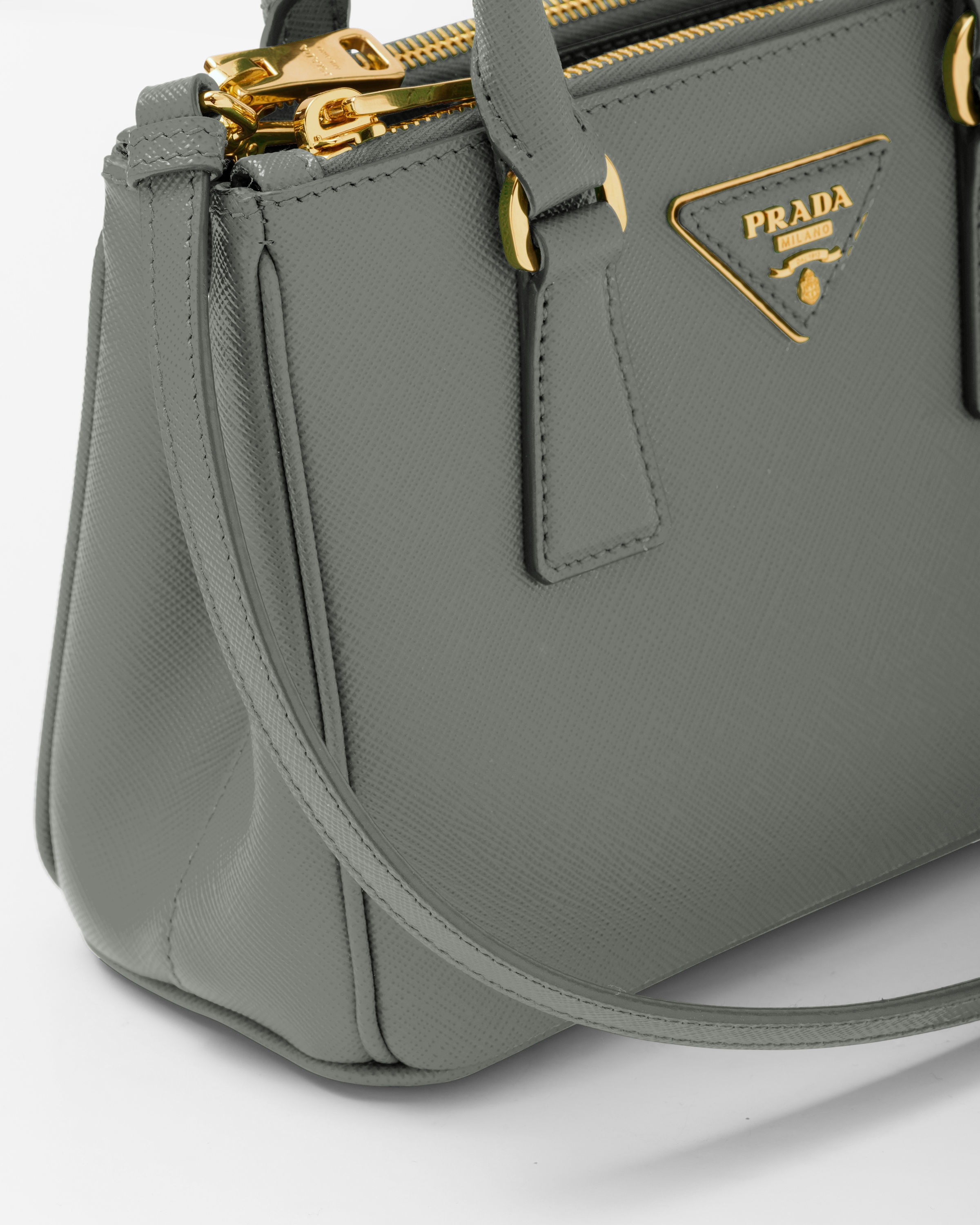 グレー プラダ ガレリア サフィアーノレザー ミニバッグ | PRADA