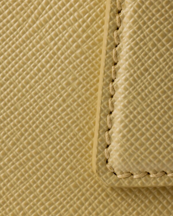 حقيبة Prada Galleria صغيرة من جلد سافيانو - الفانيليا حقيبة Prada Galleria صغيرة من جلد سافيانو - الفانيليا