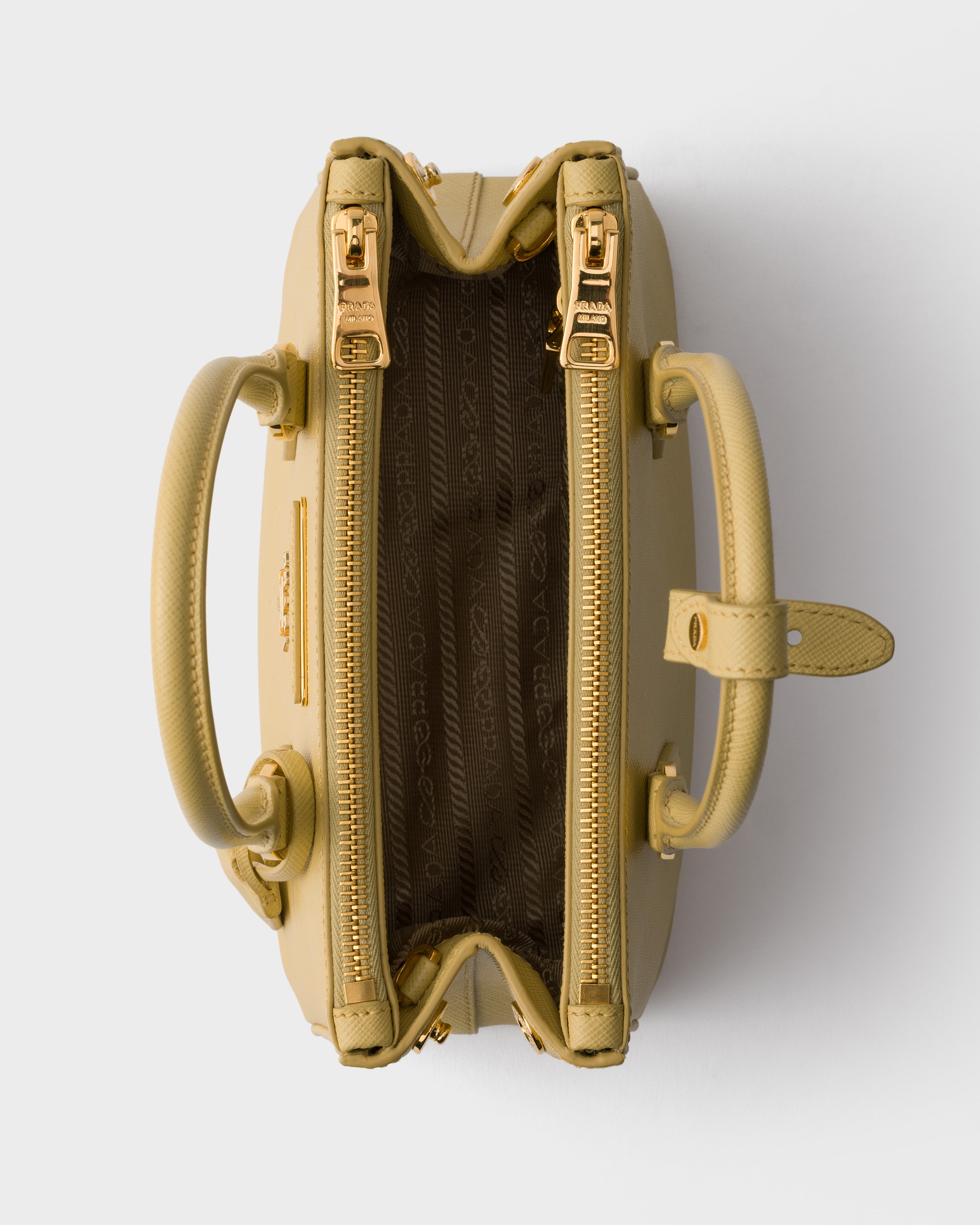 حقيبة Prada Galleria صغيرة من جلد سافيانو