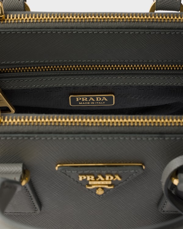 Mini bolsa Prada Galleria em couro Saffiano Mini bolsa Prada Galleria em couro Saffiano