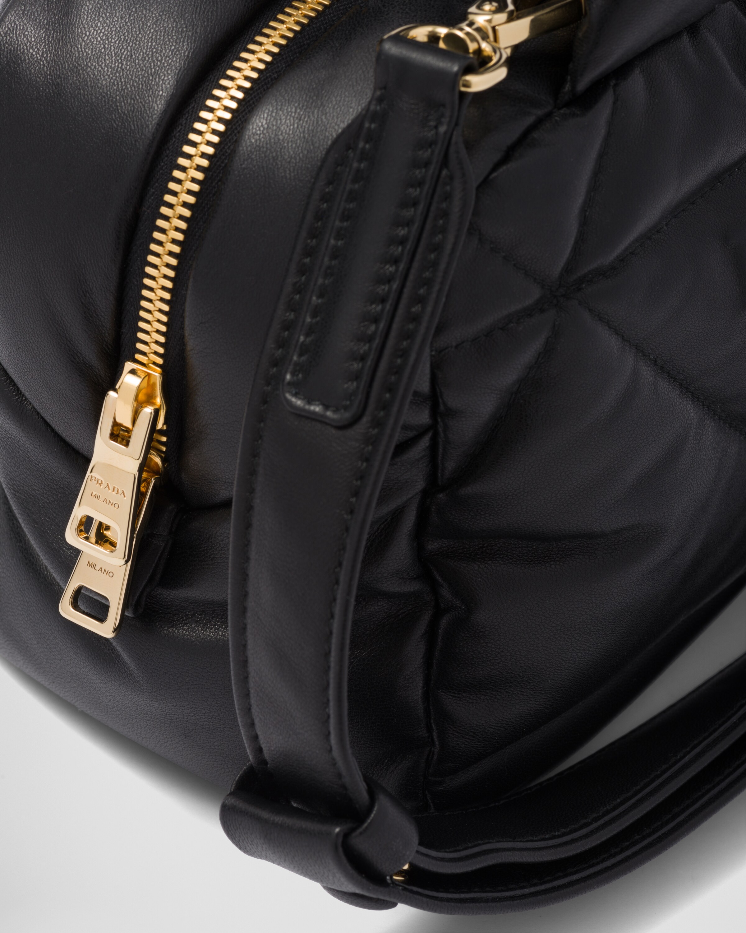 Prada Henkeltasche aus gestepptem Nappa\u002DLeder 7