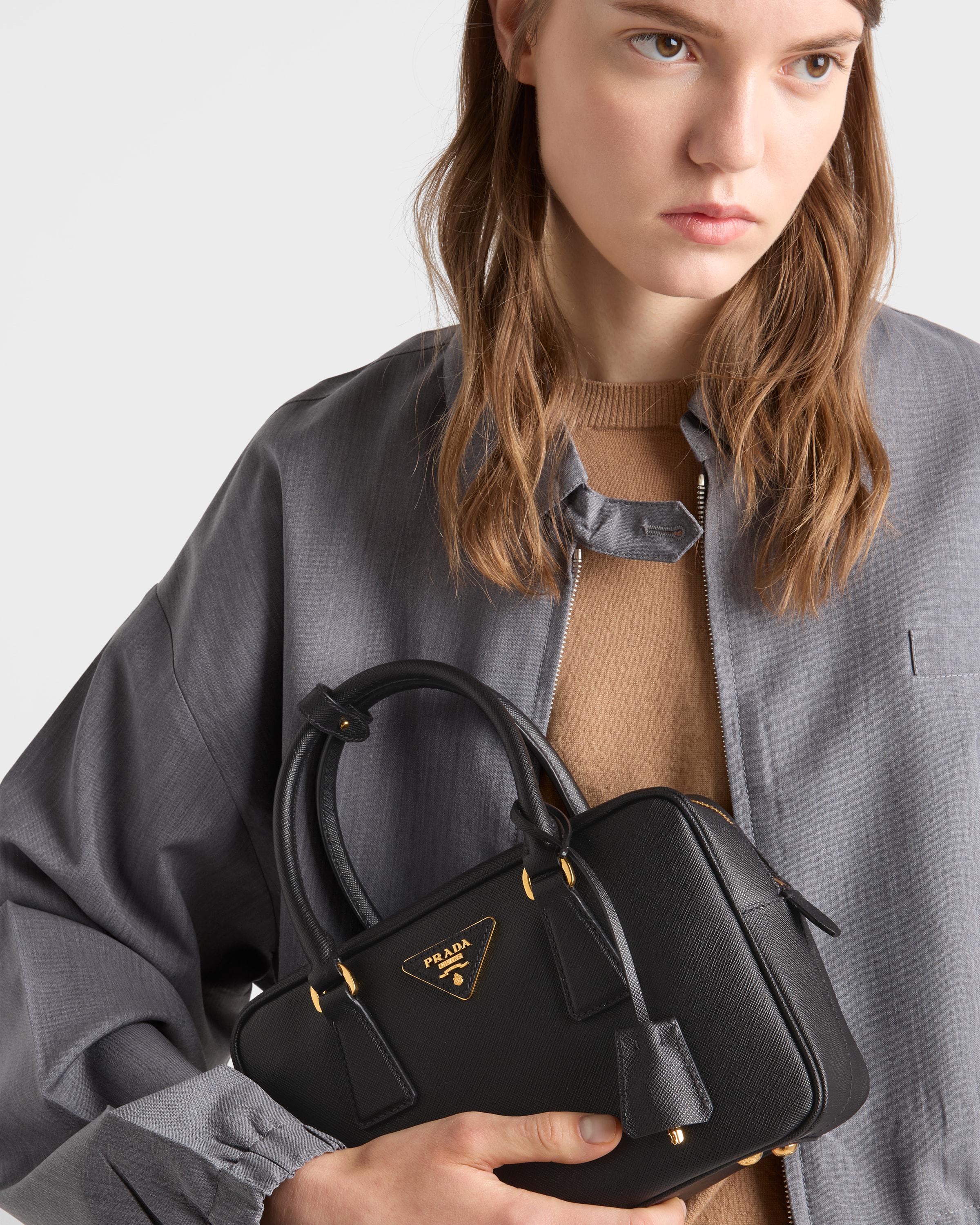 ブラック スモール サフィアーノレザー トップハンドルバッグ | PRADA