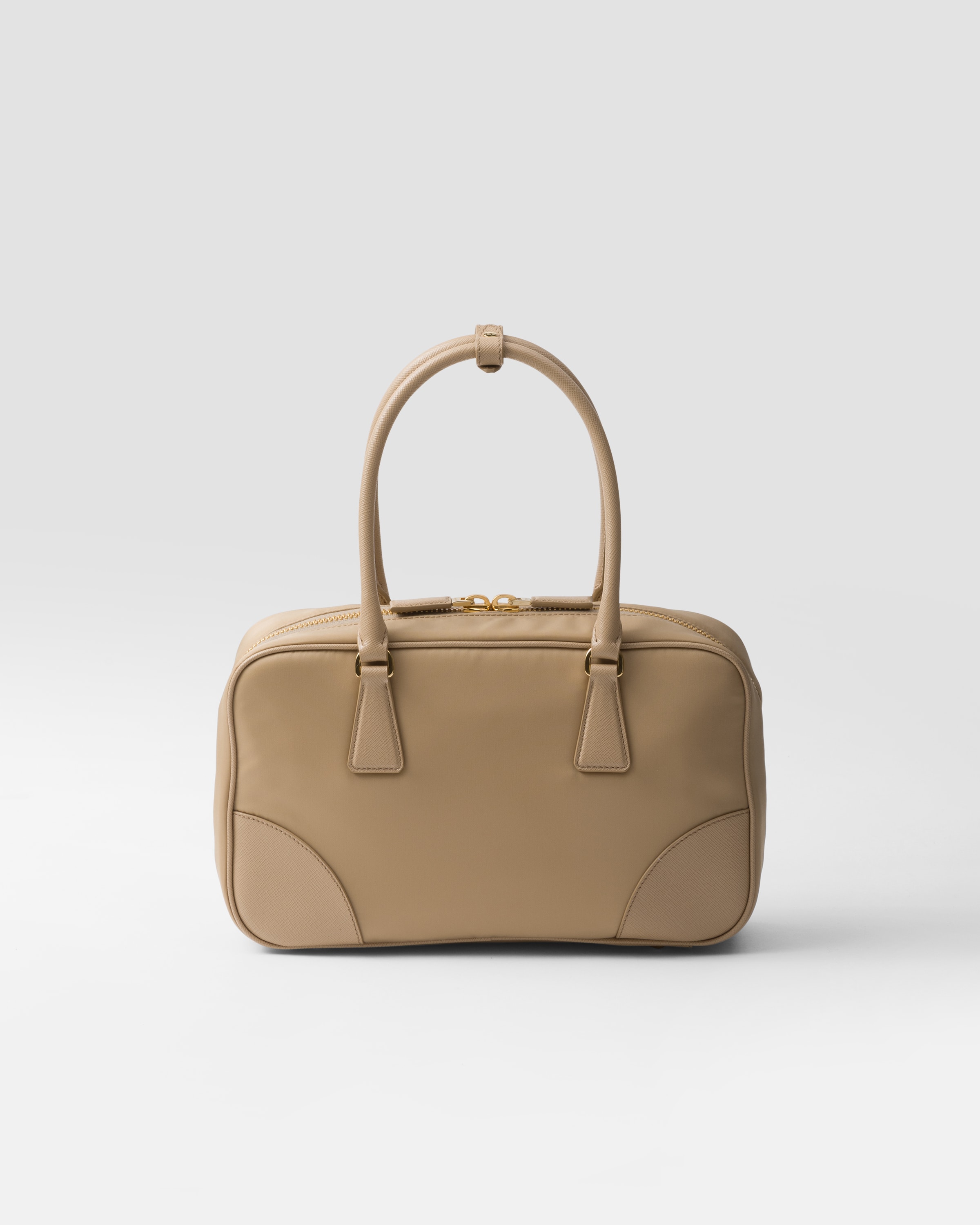 Prada Re-edition 1978 Medium Tasche Mit Zwei Griffen Aus Re-nylon Und Saffiano-leder In Camel Brown