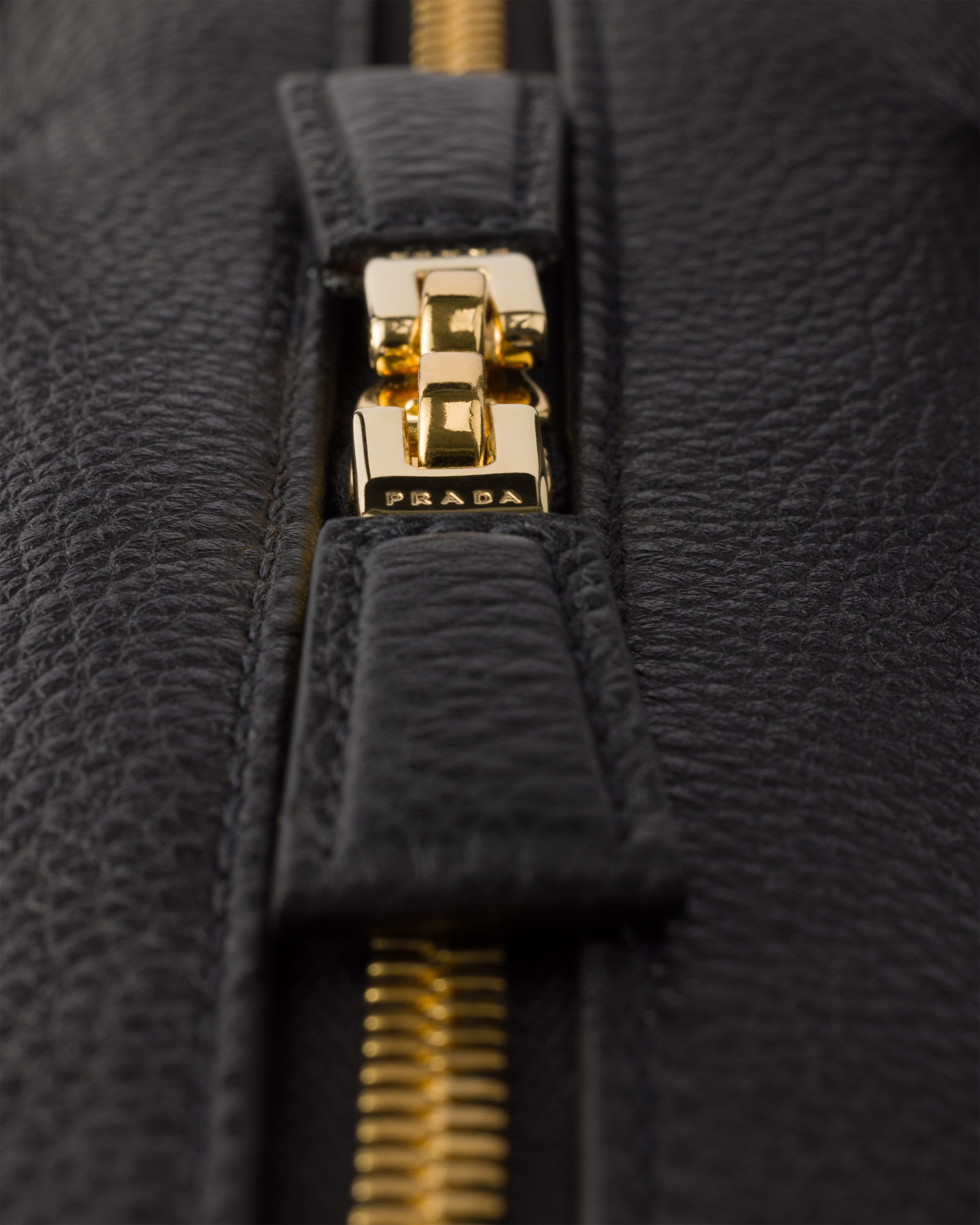PRADA♡パドロック付ラージ トップハンドルバッグ♡ 楽天市場】【10%OFF】 プラダ ハンドバッグ ラージ トップ