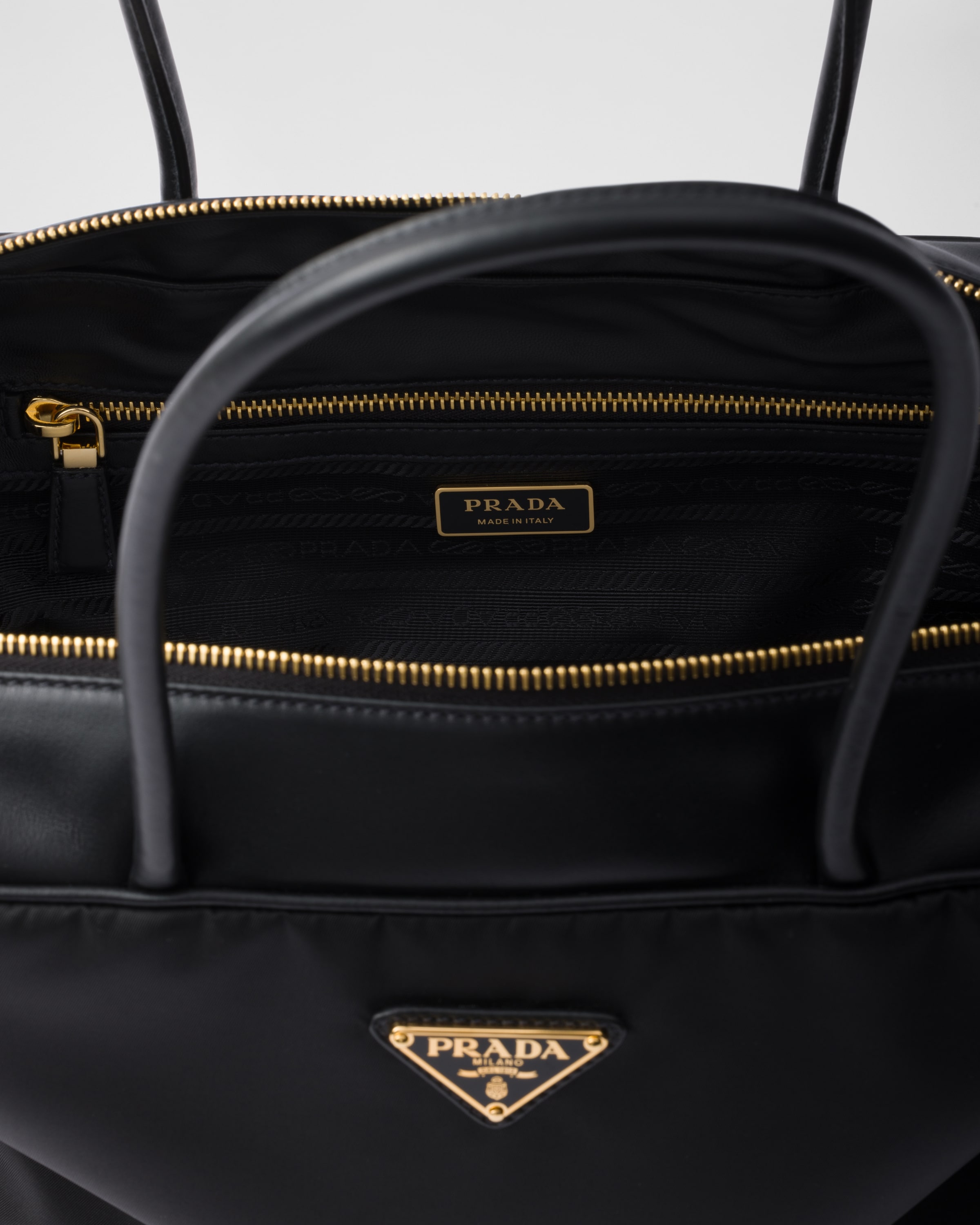 PRADA Re-Nylon＆レザー トップハンドル 1BB131 楽天市場】【未使用】｜PRADA プラダ 1BB846 サフィアーノレザー