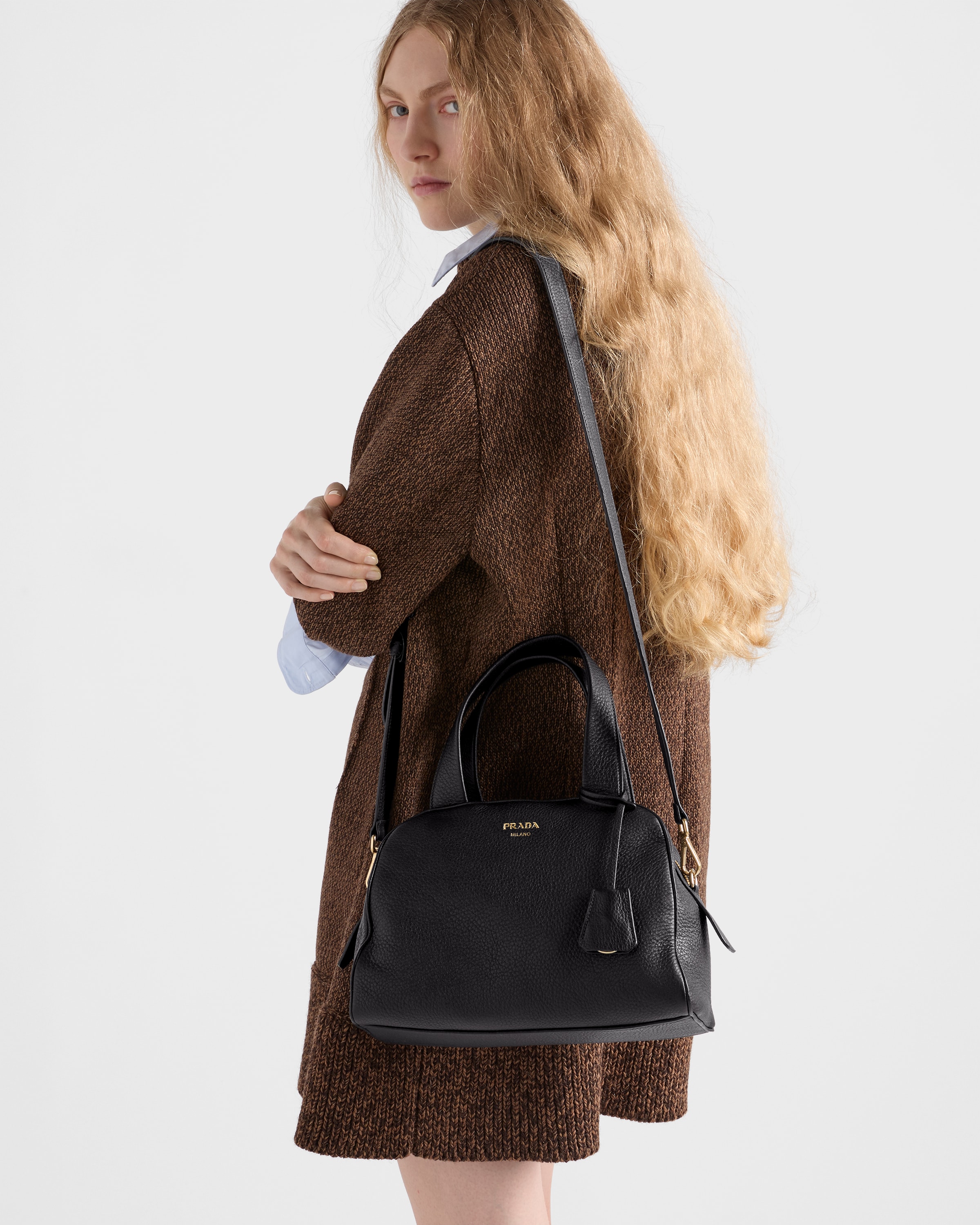 ブラック ミディアム レザー トップハンドルバッグ | PRADA - 日本