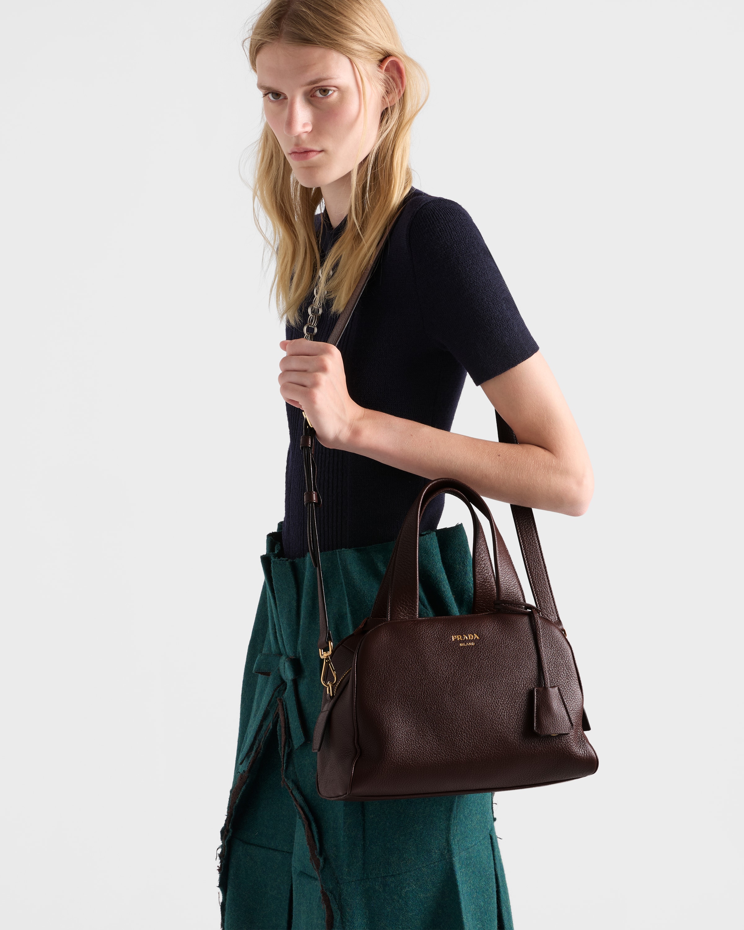 洗練された PRADA ◆ ミディアム レザー トップハンドルバッグ ブラウン ミディアム レザー トップハンドルバッグ | PRADA