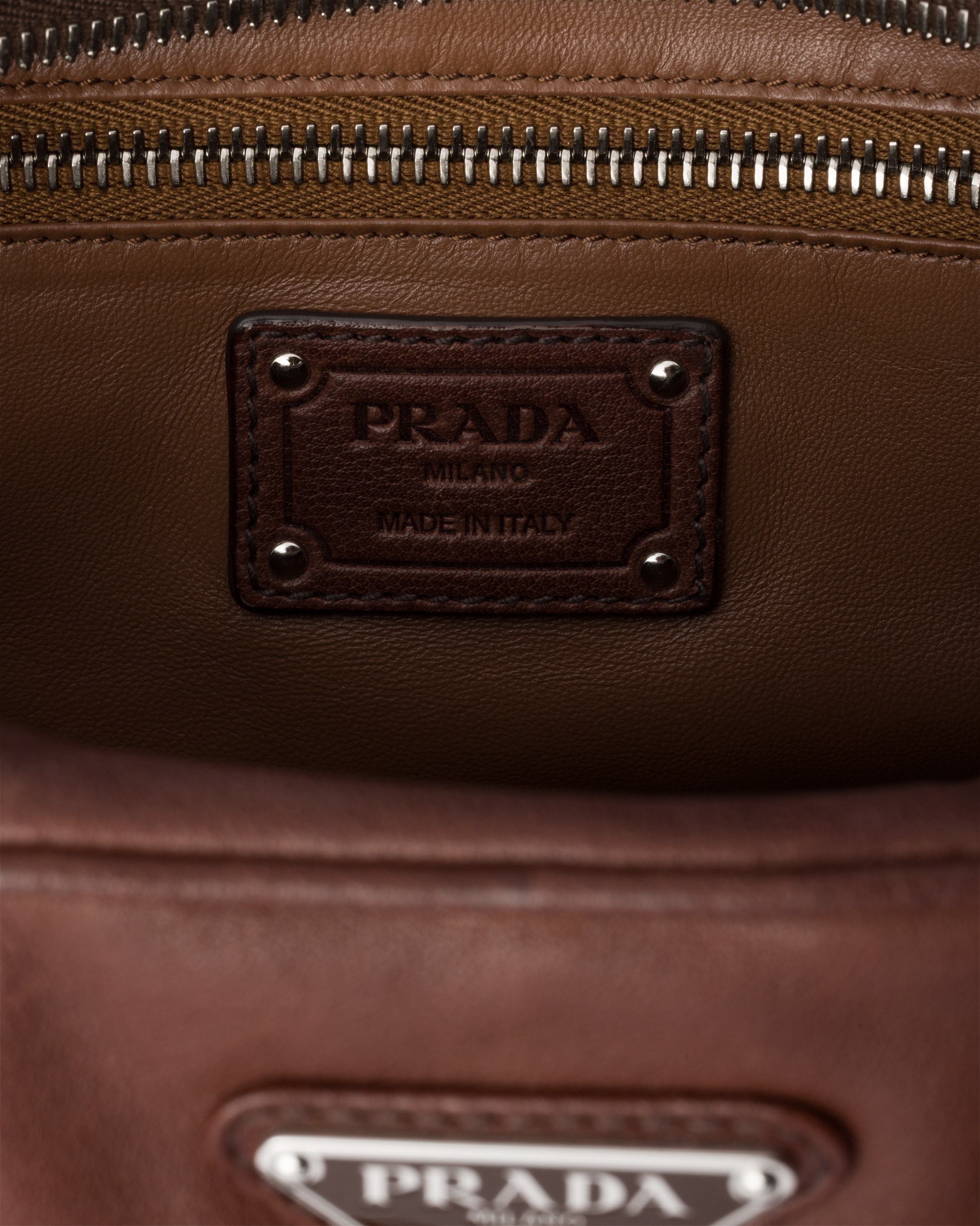 ダークブラウン ラージ ウォッシュドレザー トップハンドルバッグ | PRADA