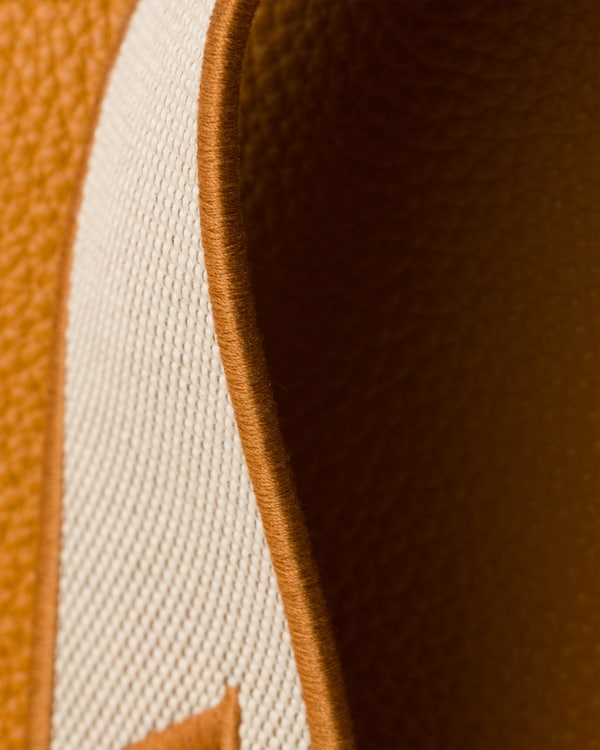 Medium leather bag Medium leather bag