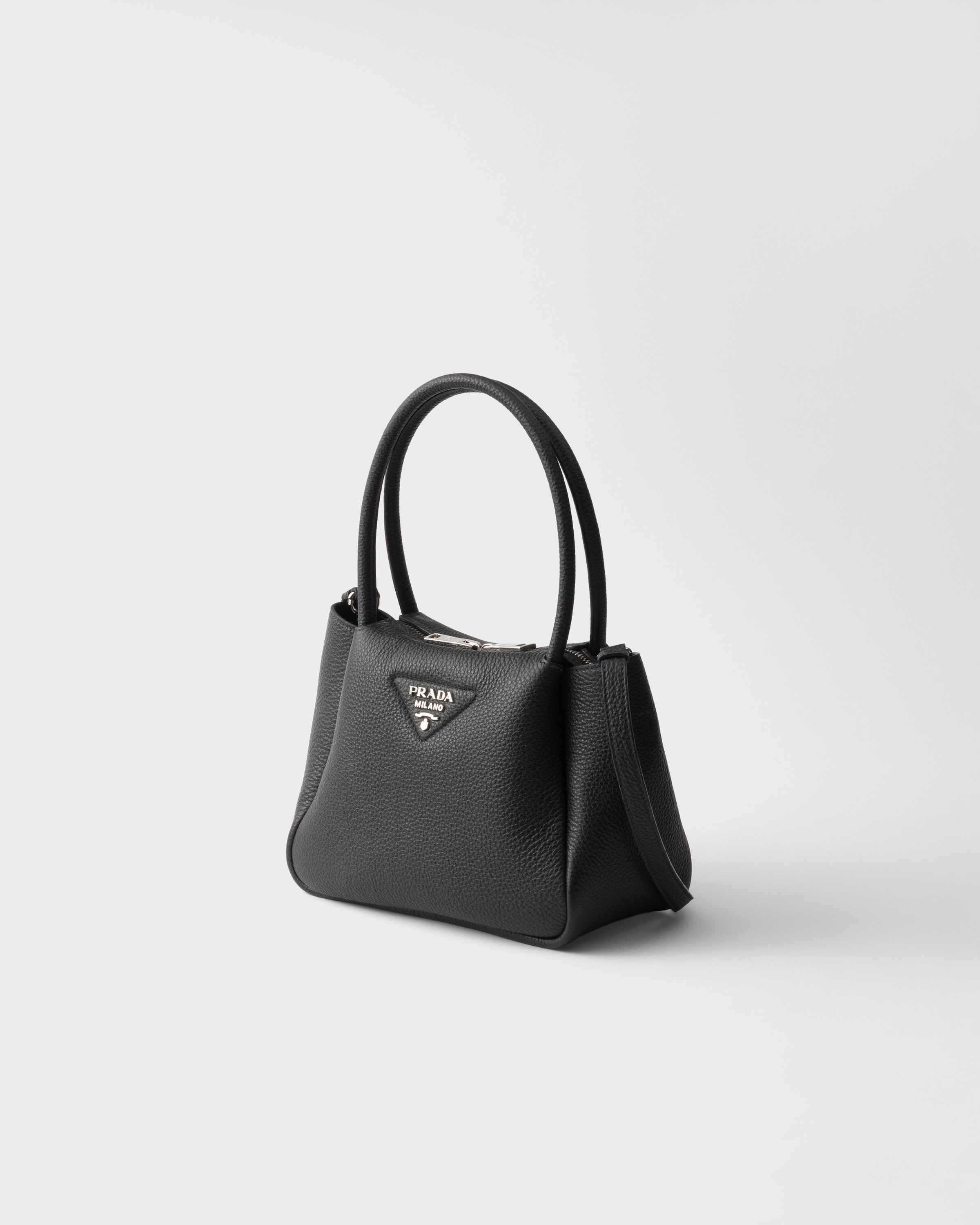 ブラック プラダ リエゾン スモール レザー ハンドバッグ | PRADA - 日本