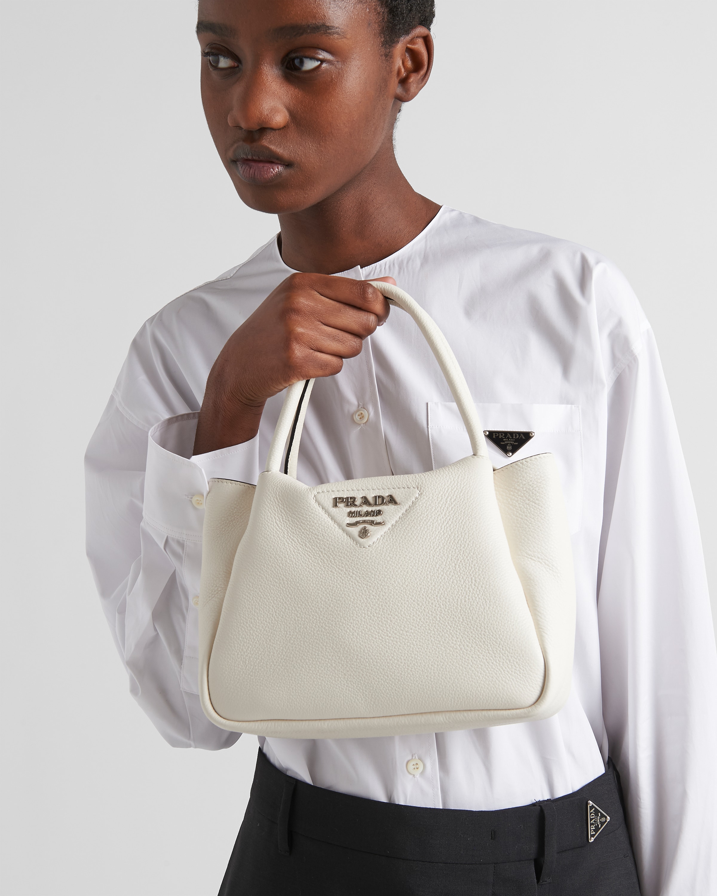 Bolsos prada pequeños 2025