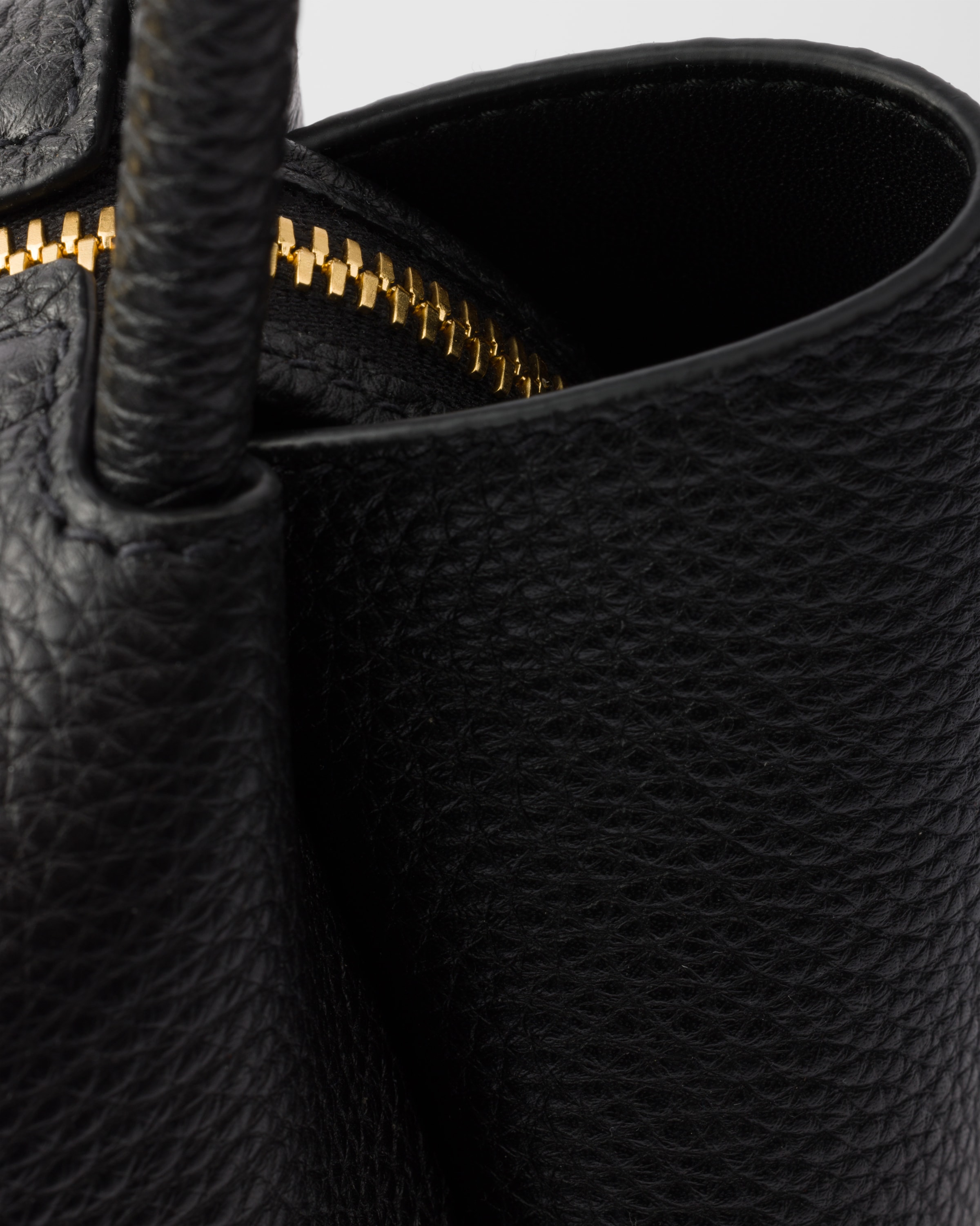 PRADA｜ (1TT202 2DMK F0632) Black Small Leather Shoulder Bag | PRADA