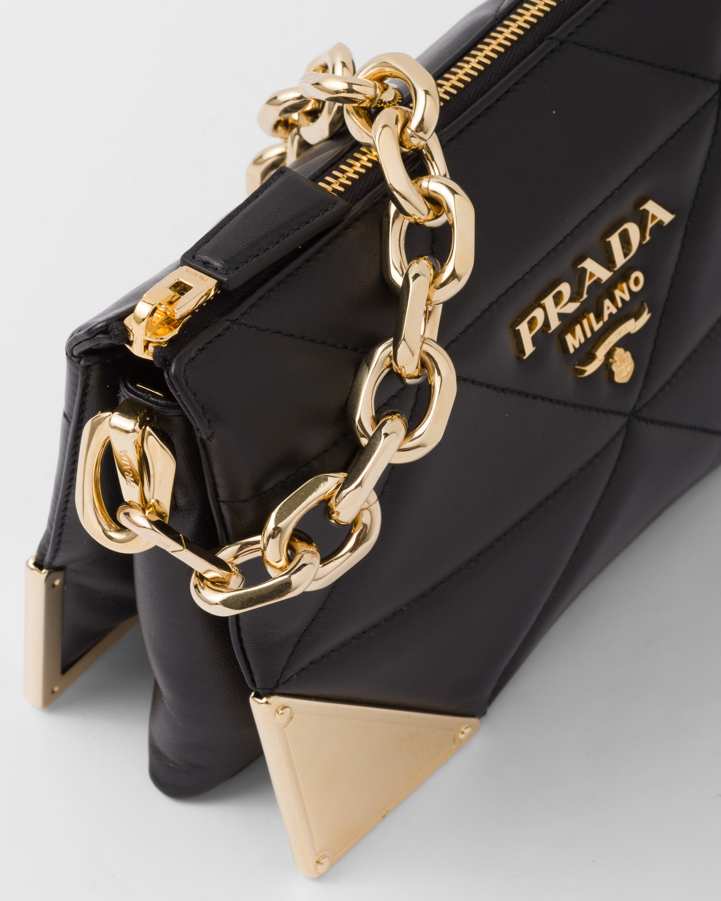 Prada حقيبة كتف من جلد نابا بتصميم مبطن 6