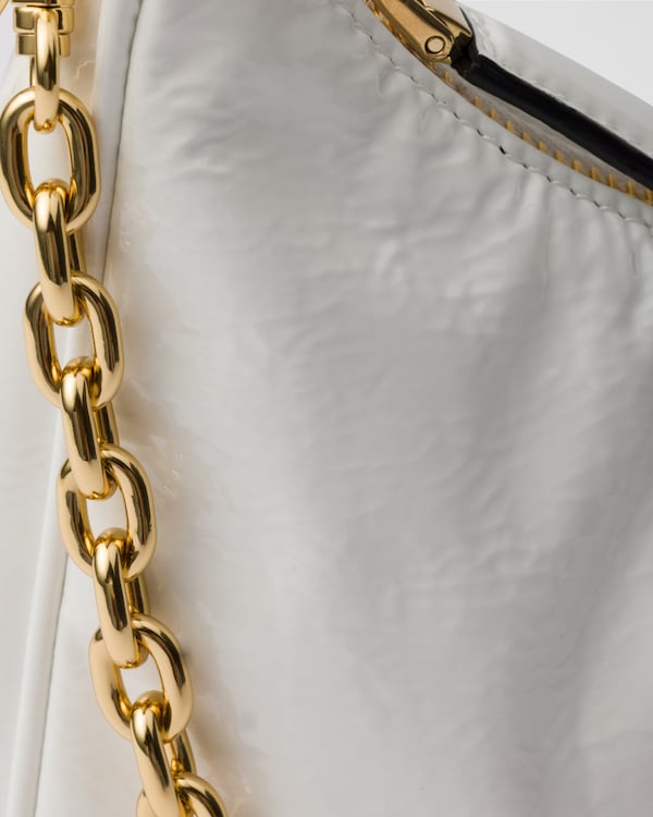 Mini sac Prada Re-Edition en cuir verni naplak Mini sac Prada Re-Edition en cuir verni naplak