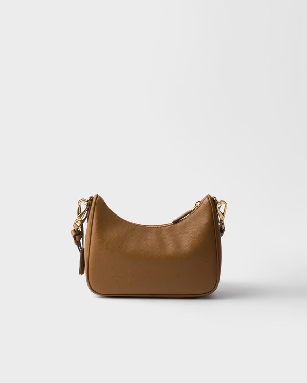 حقيبة Prada Re-Edition صغيرة من جلد "سافيانو" حقيبة Prada Re-Edition صغيرة من جلد "سافيانو"