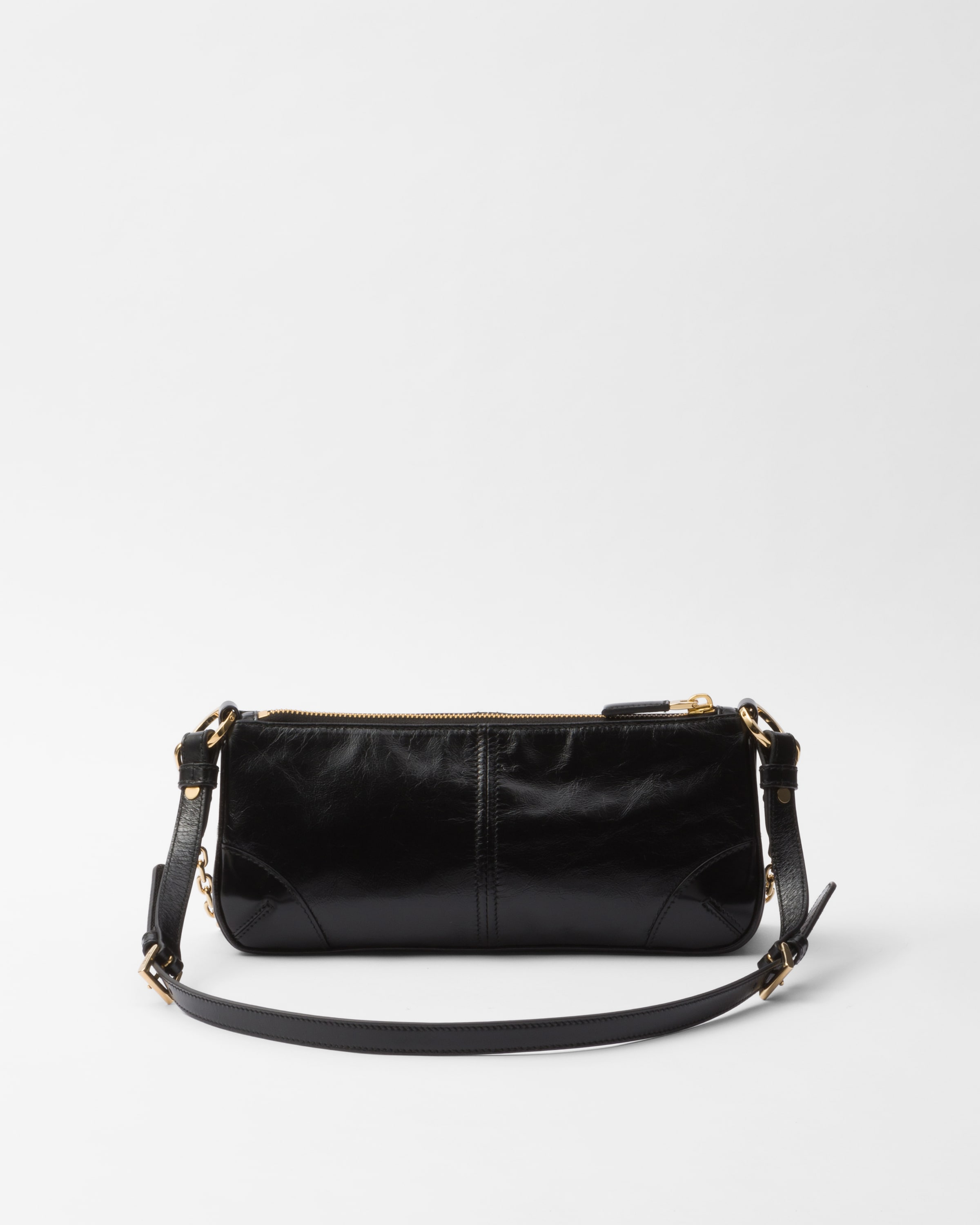 Prada Re-edition 2002 Medium Leather Shoulder Bag In Black