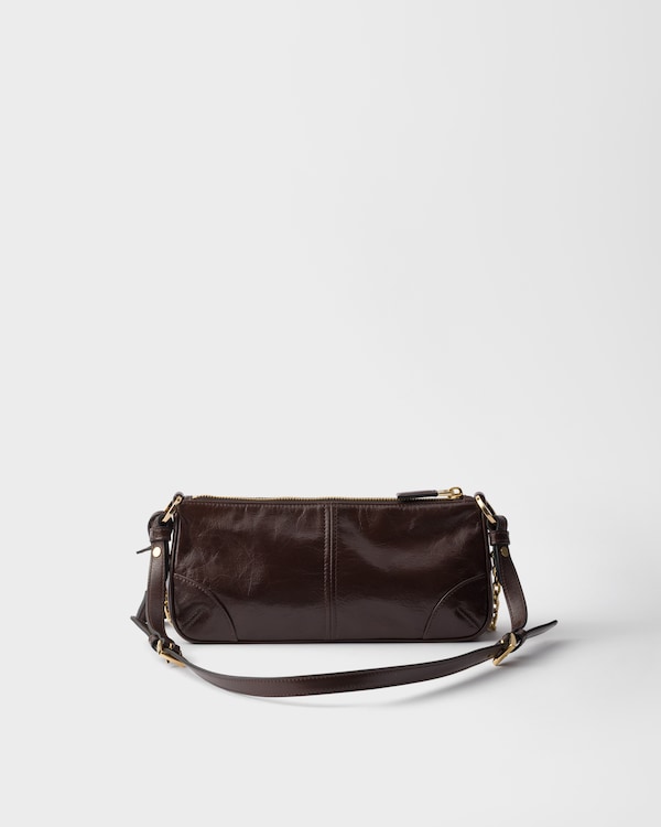 Sac porté épaule en cuir Prada Re-Edition 2002  Sac porté épaule en cuir Prada Re-Edition 2002