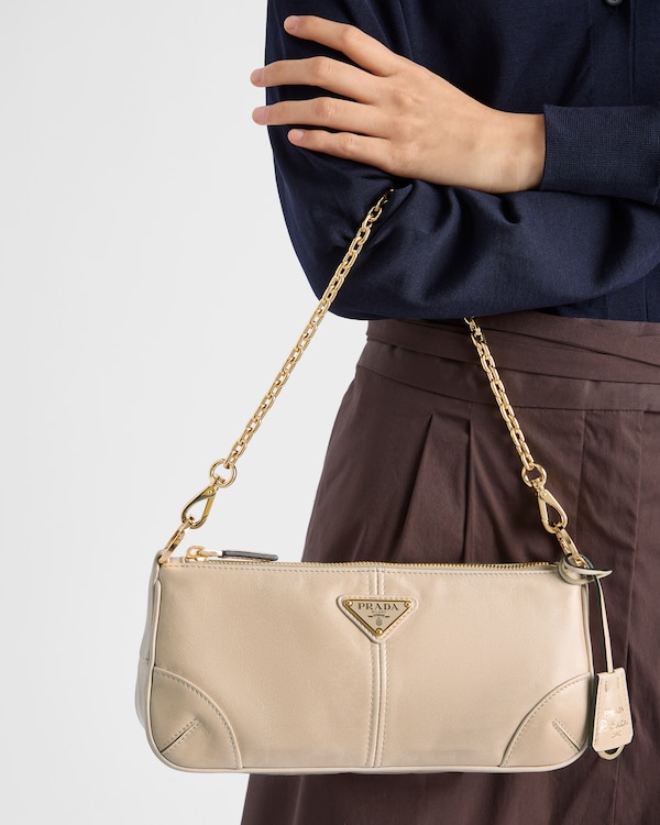 Prada Re-Edition 2002中号皮革单肩包  Prada Re-Edition 2002中号皮革单肩包