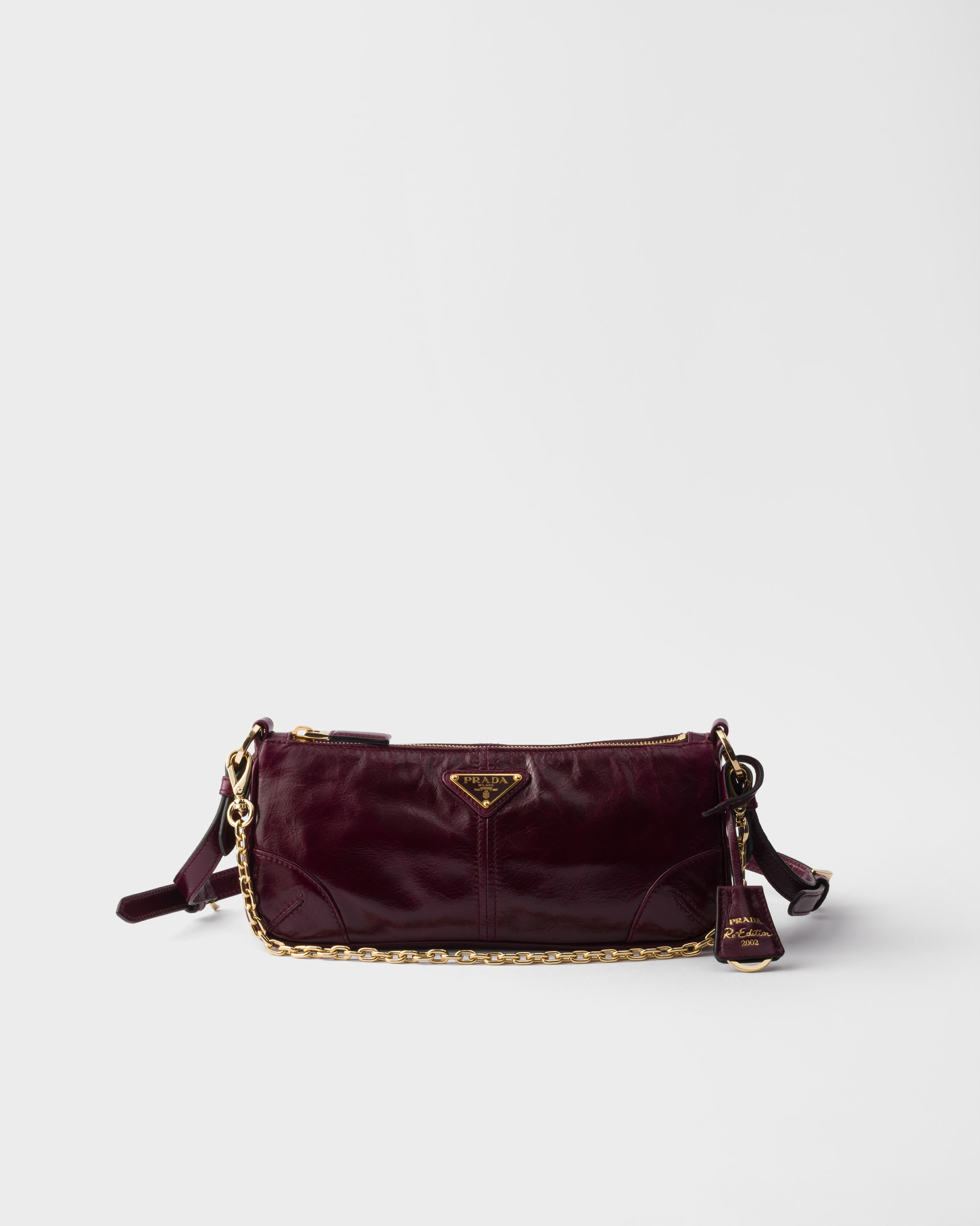 VIP価格.PRADA Re-Edition 2002 Medium Shoulder Bag 関税送料込 Prada PRADA RE-EDITION 2002 MEDIUM LEATHER SHOULDER BAG