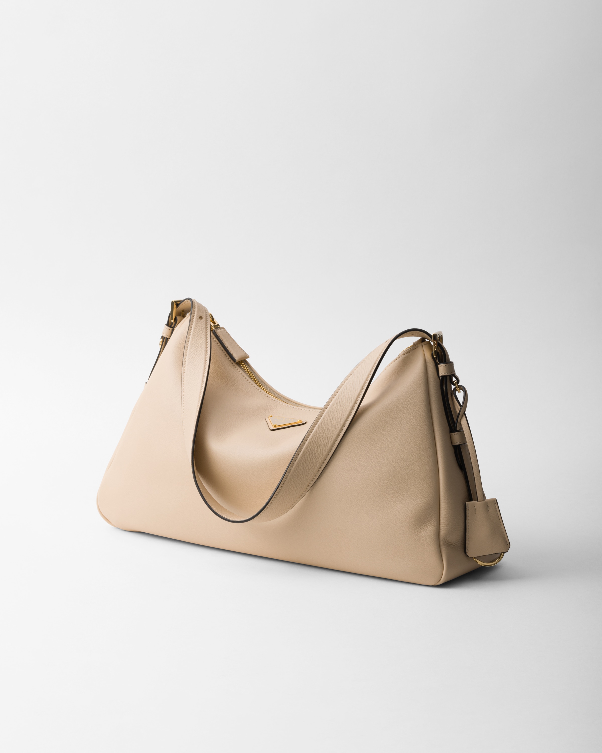 Prada Aimée Grosse Schultertasche Aus Leder In Travertin