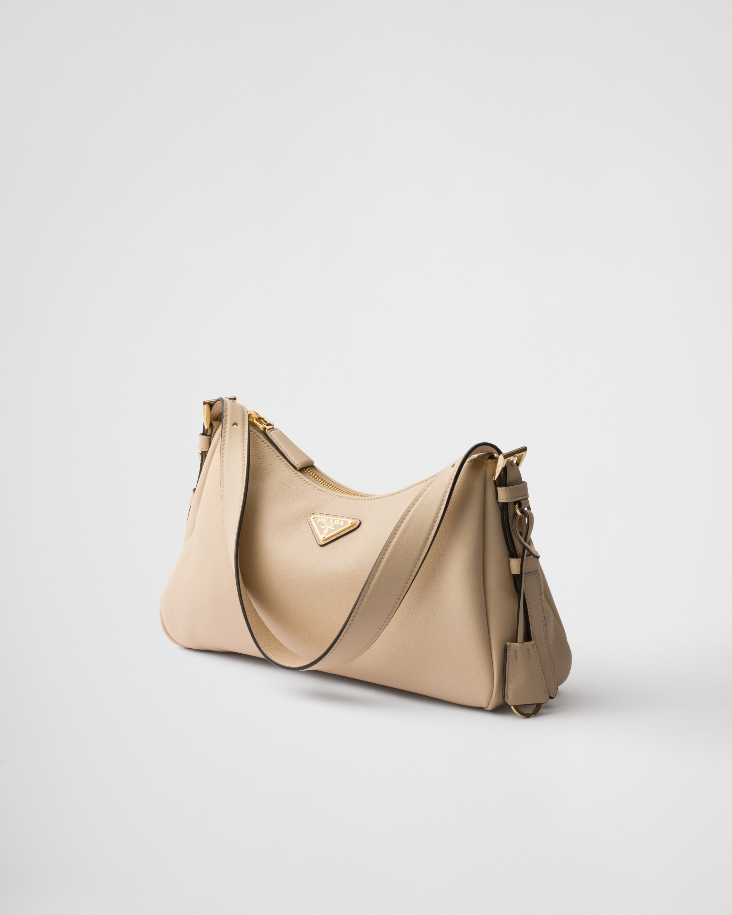 Prada Aimée Grosse Schultertasche Aus Leder In Travertine