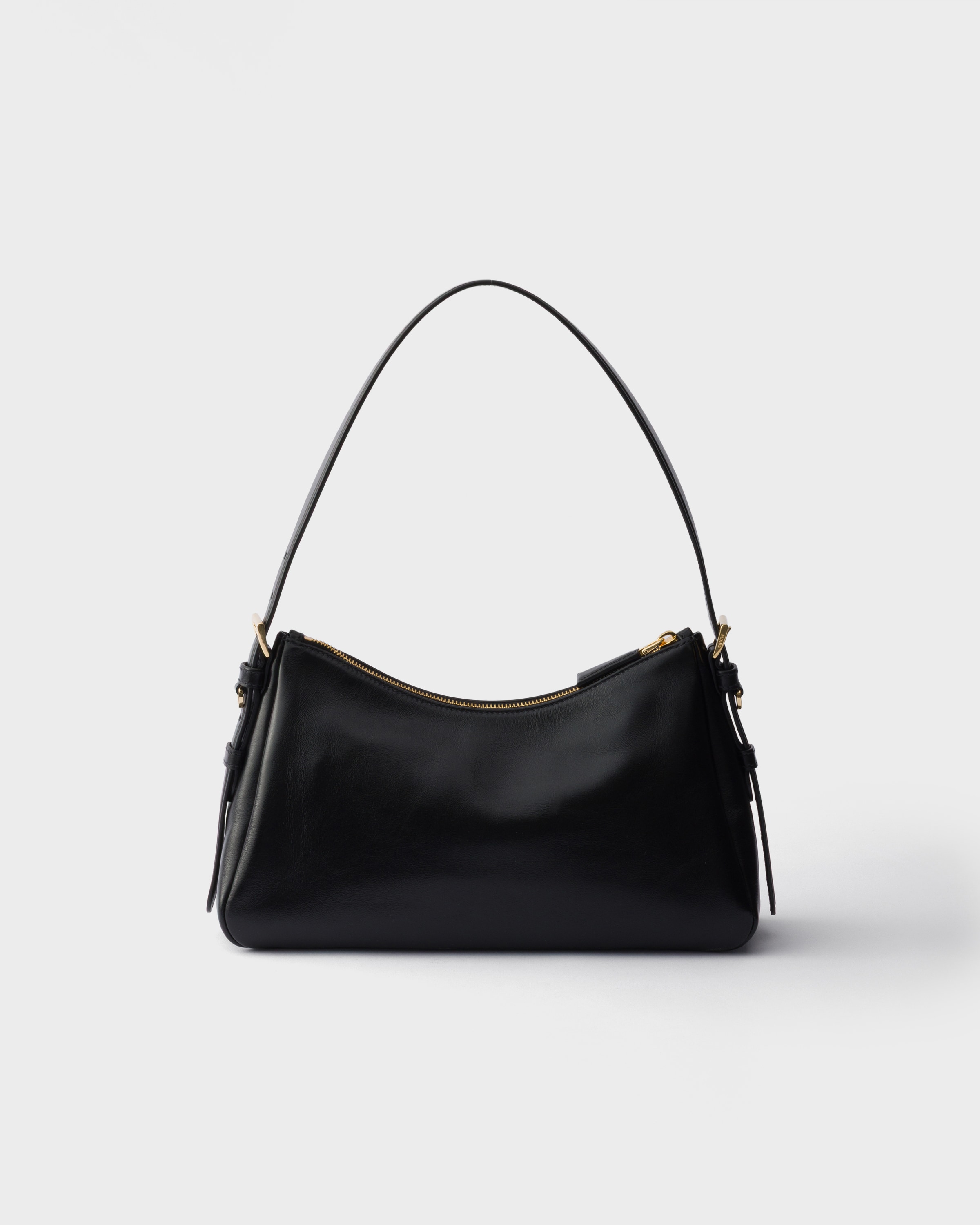 ブラック プラダ エメ ミディアム レザー ショルダーバッグ | PRADA - 日本