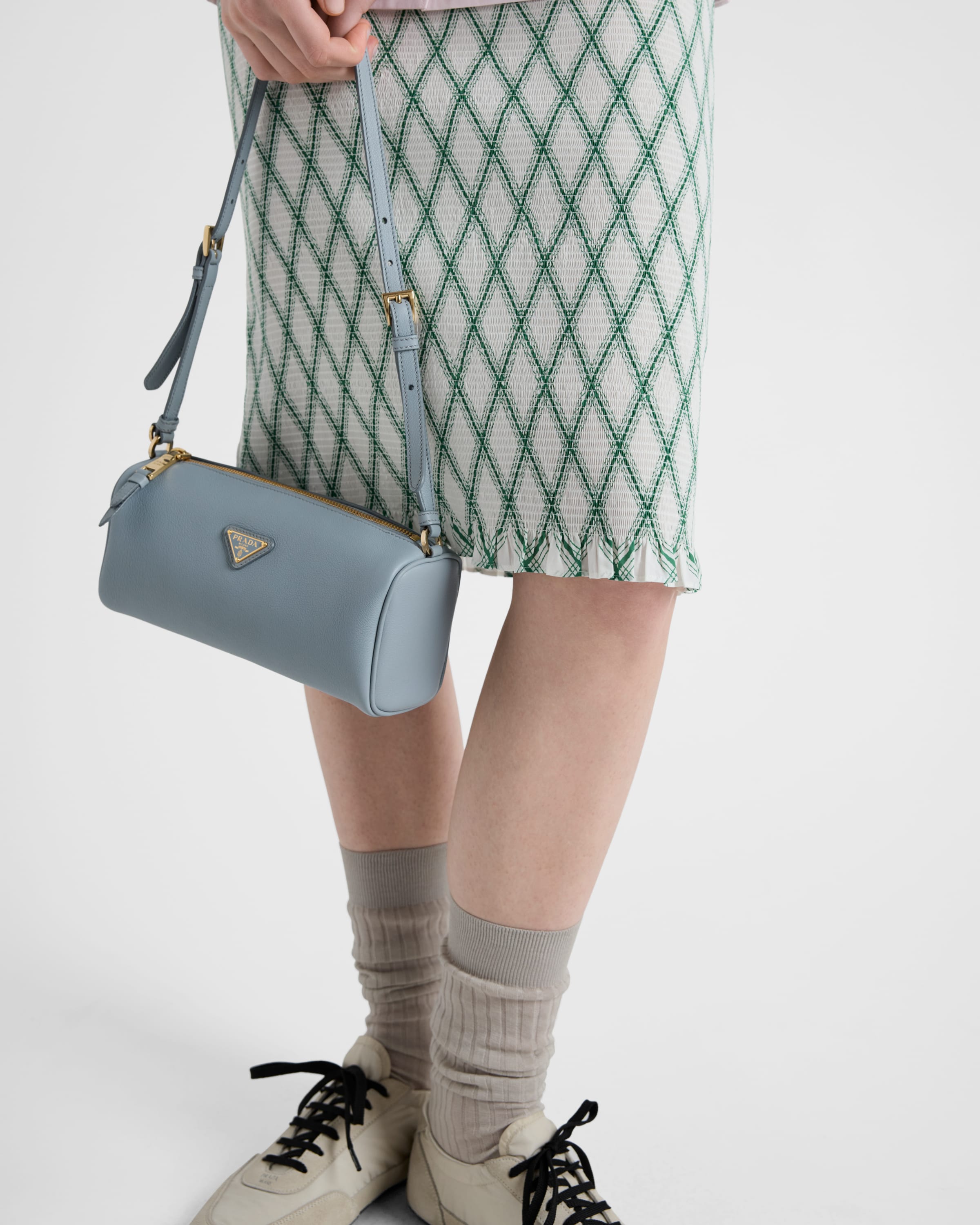 Prada クロシェ ポーチ | パープル | FARFETCH JP
