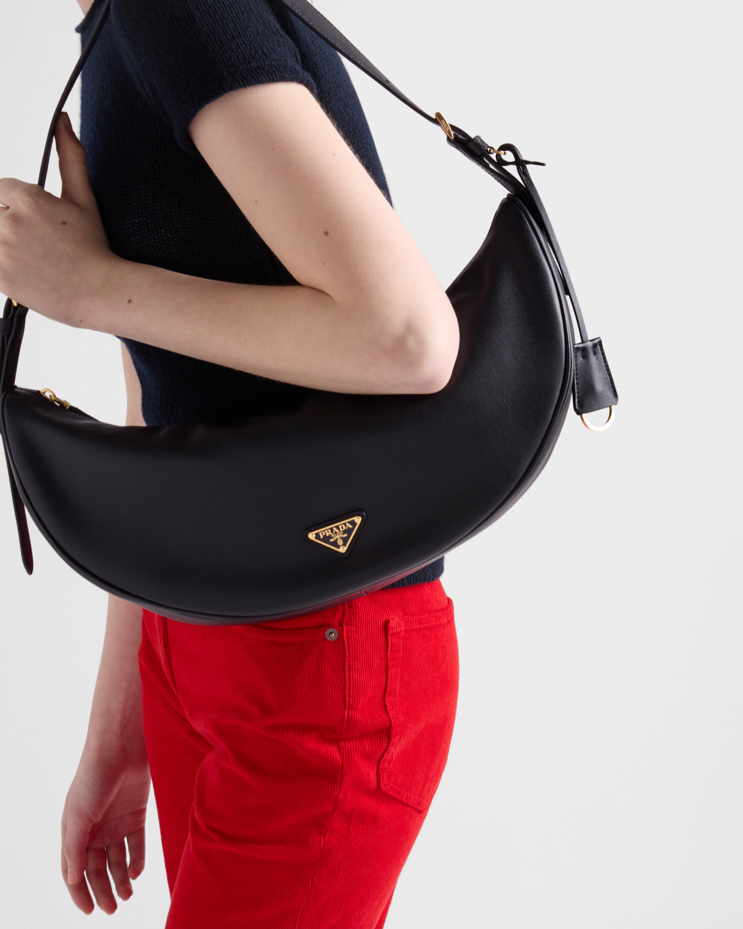 関税込☆PRADA ドゥミ リュンヌラージ レザー ショルダーバッグ ブラック プラダ ドゥミ・リュンヌラージ レザー ショルダー