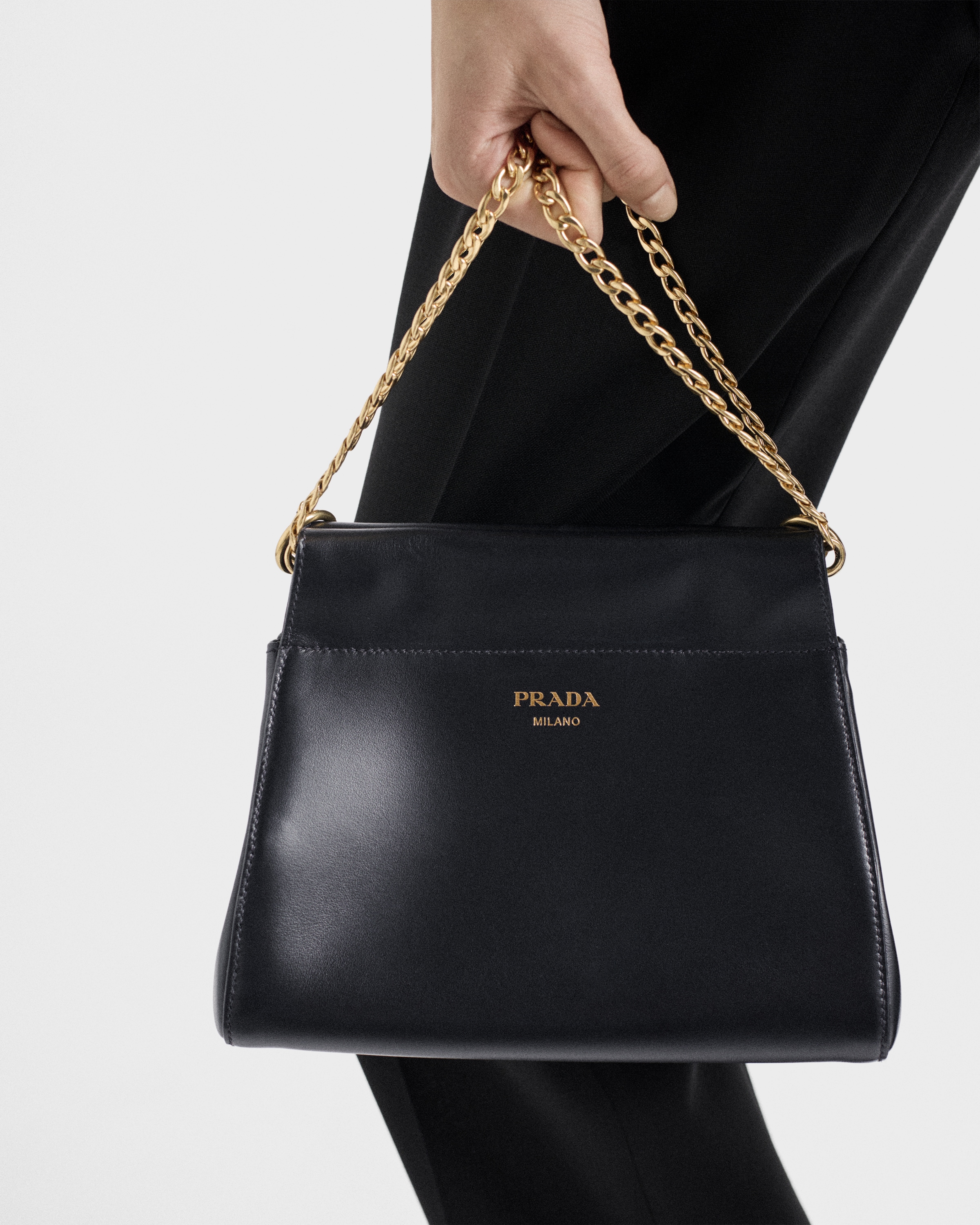 ブラック プラダ アンシェネ レザー ミニバッグ | PRADA