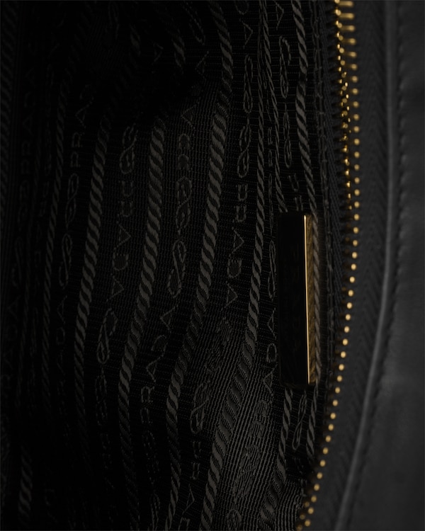 Prada Explore 大号Nappa皮革手袋 Prada Explore 大号Nappa皮革手袋