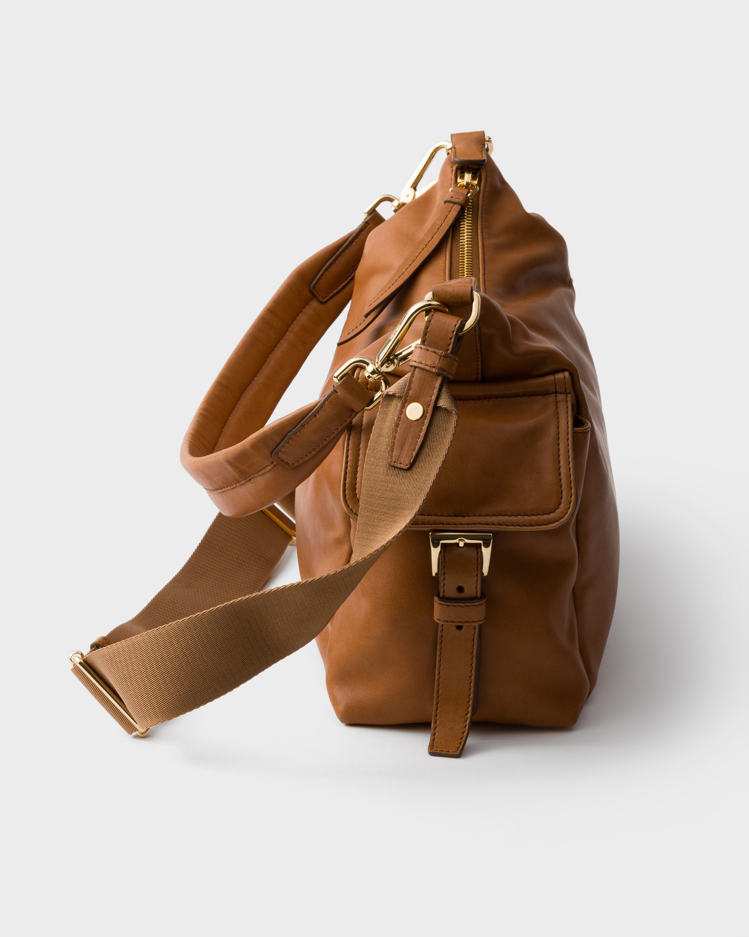 キャラメル プラダ エクスプローラ ラージ ナッパレザー バッグ | PRADA