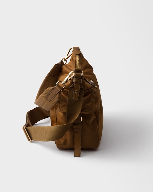 Grand sac Prada Explore en Re-Nylon et cuir - Brandy Grand sac Prada Explore en Re-Nylon et cuir - Brandy