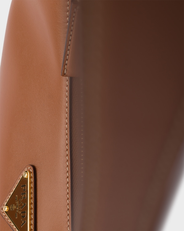 Bolso bandolera Prada Arqué de piel pequeño - Coñac Bolso bandolera Prada Arqué de piel pequeño - Coñac