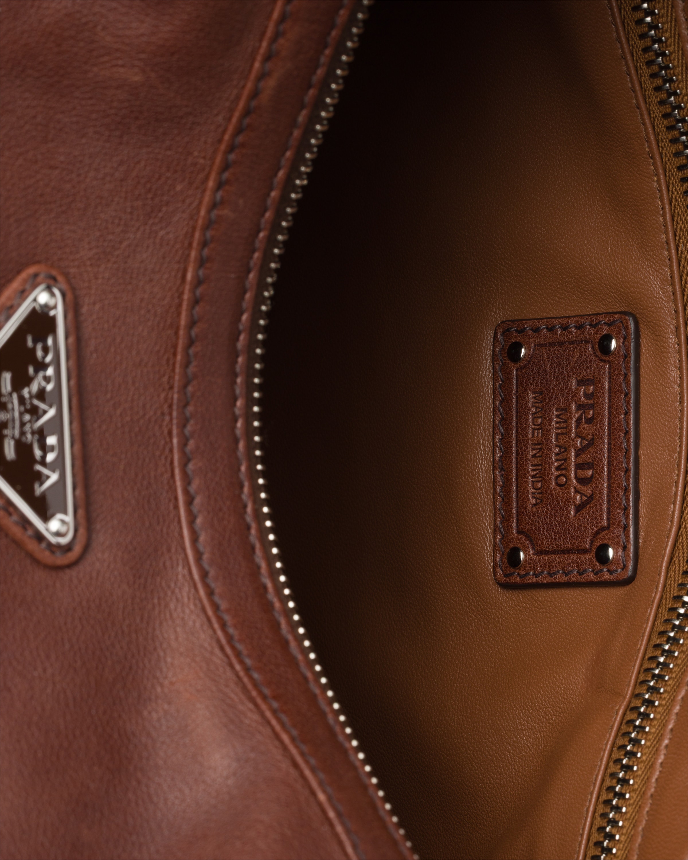 ダークブラウン ミディアム ウォッシュドレザー バッグ | PRADA