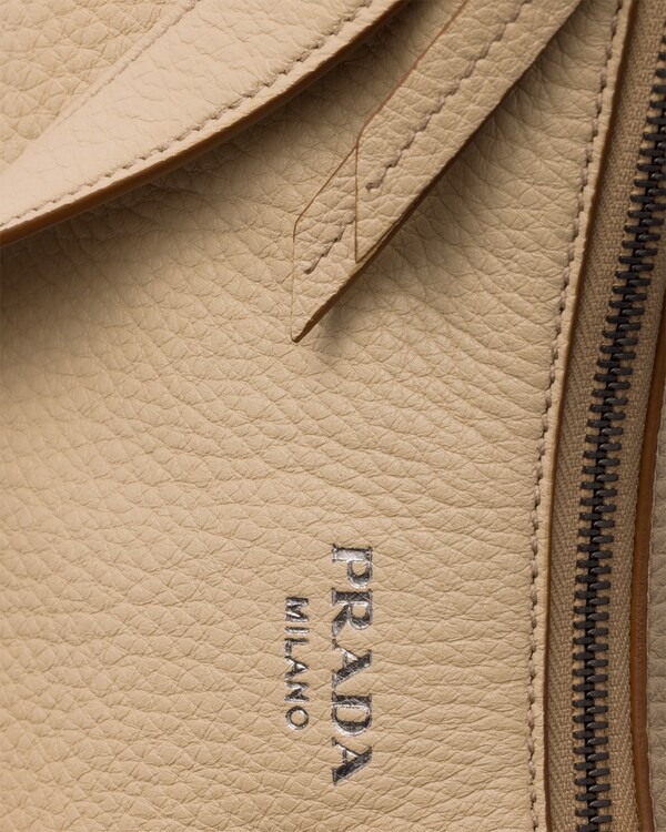 Grand sac porté épaule en cuir Prada Aimée Grand sac porté épaule en cuir Prada Aimée