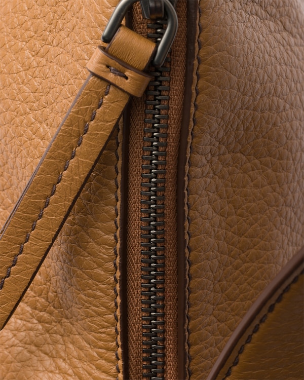 Bolso bandolera Prada Aimée de piel grande Bolso bandolera Prada Aimée de piel grande